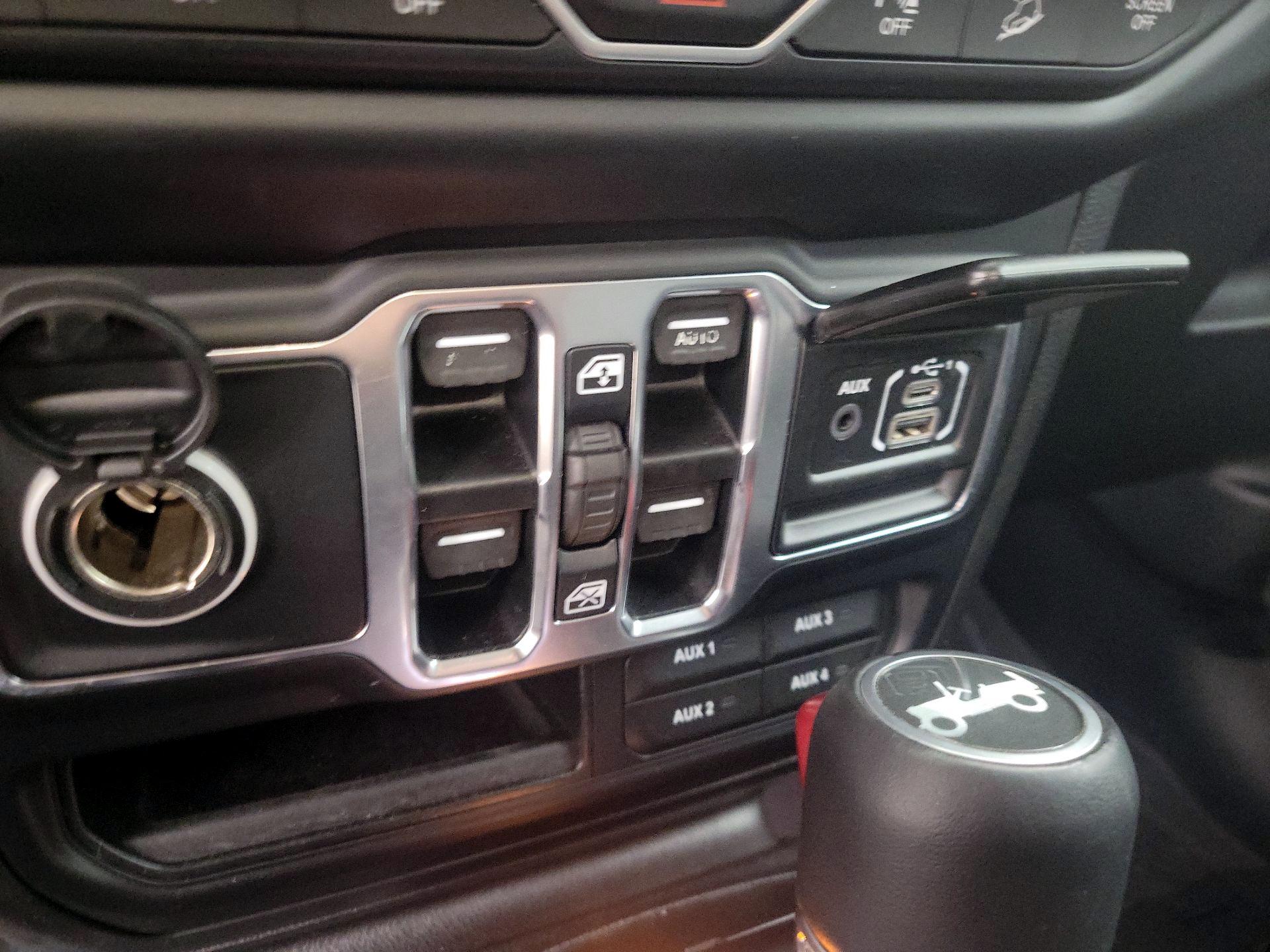 Thumbnail: 2019 Jeep Wrangler - 19