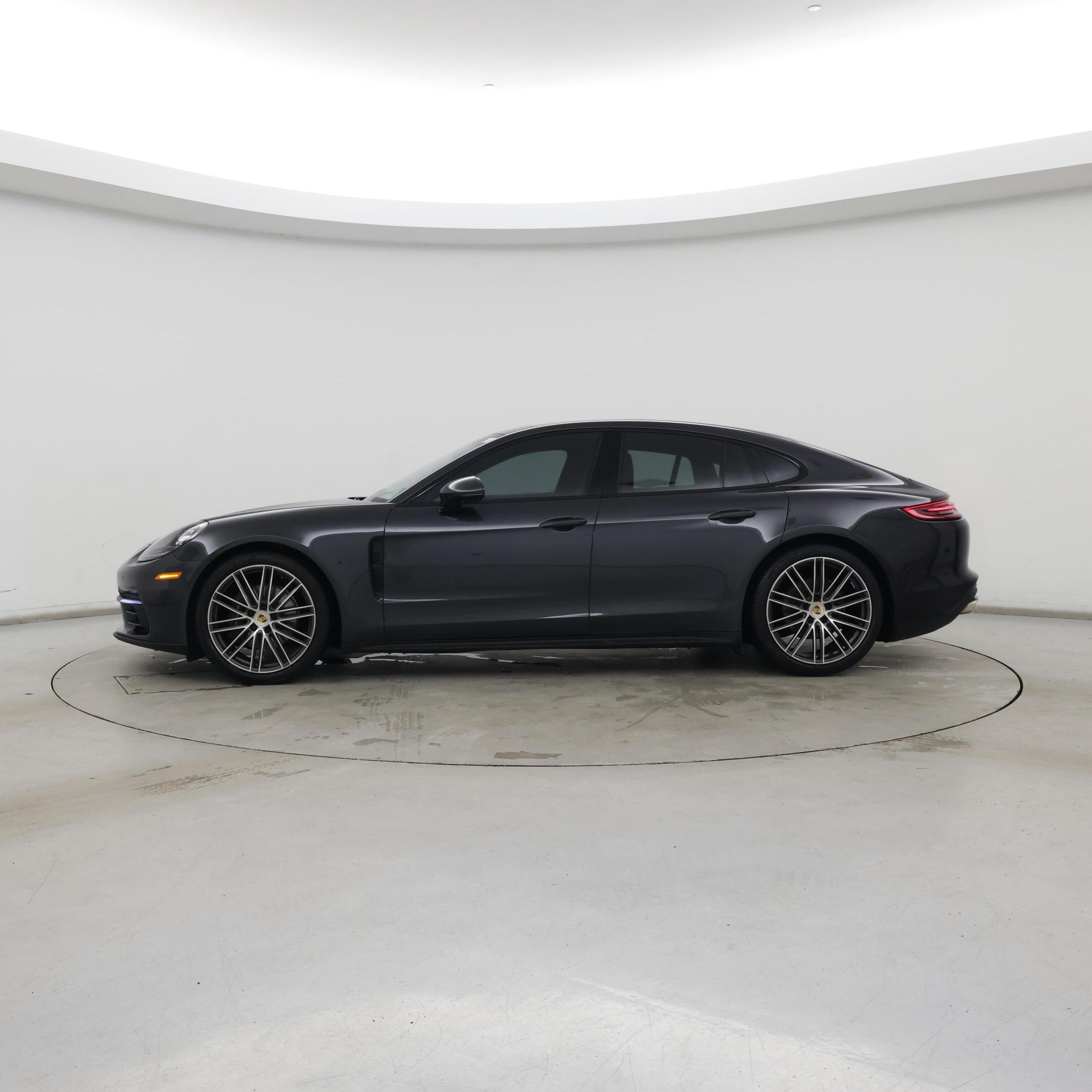 Thumbnail: 2018 Porsche Panamera - 3