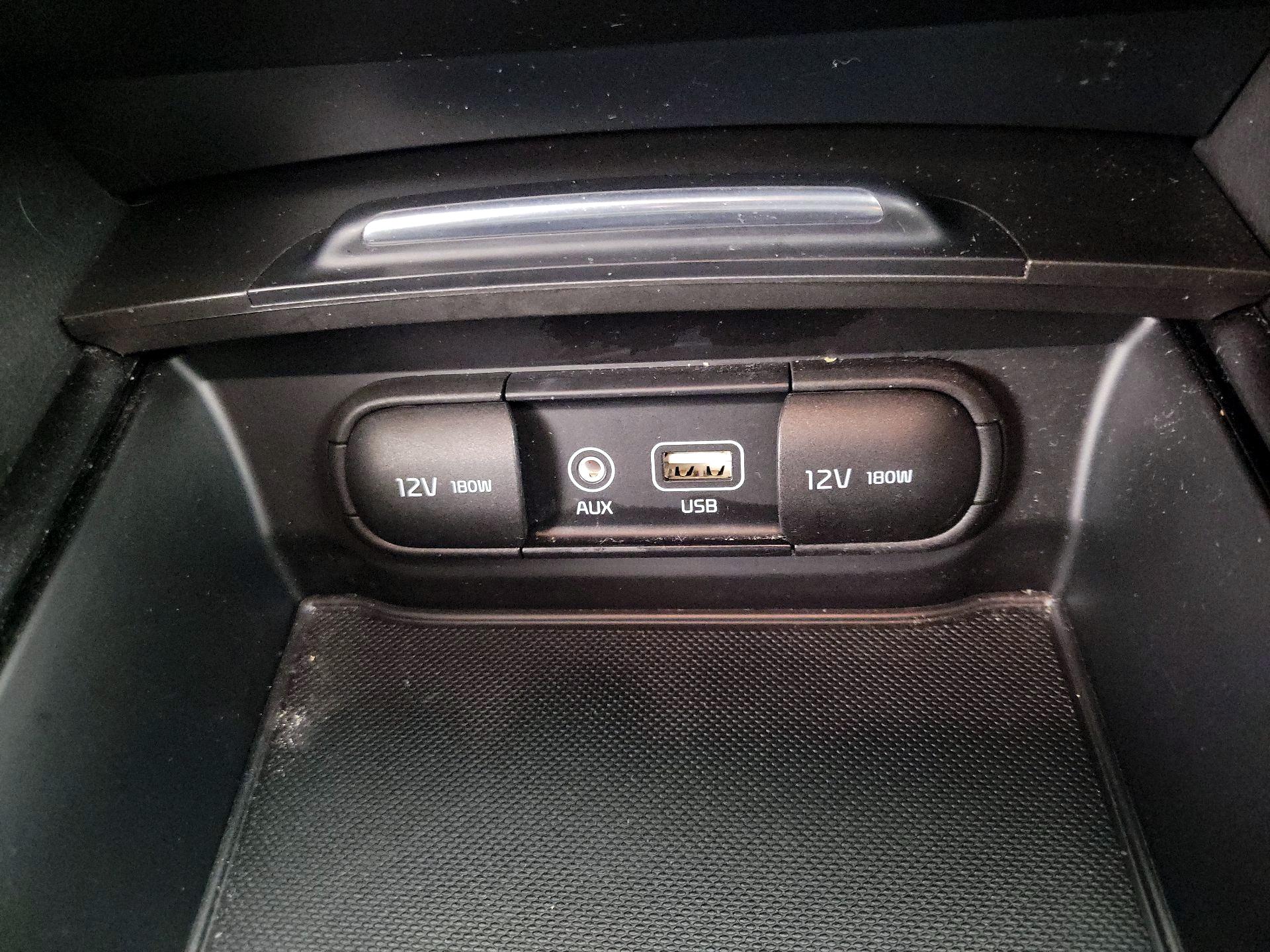Thumbnail: 2016 Kia Optima - 18