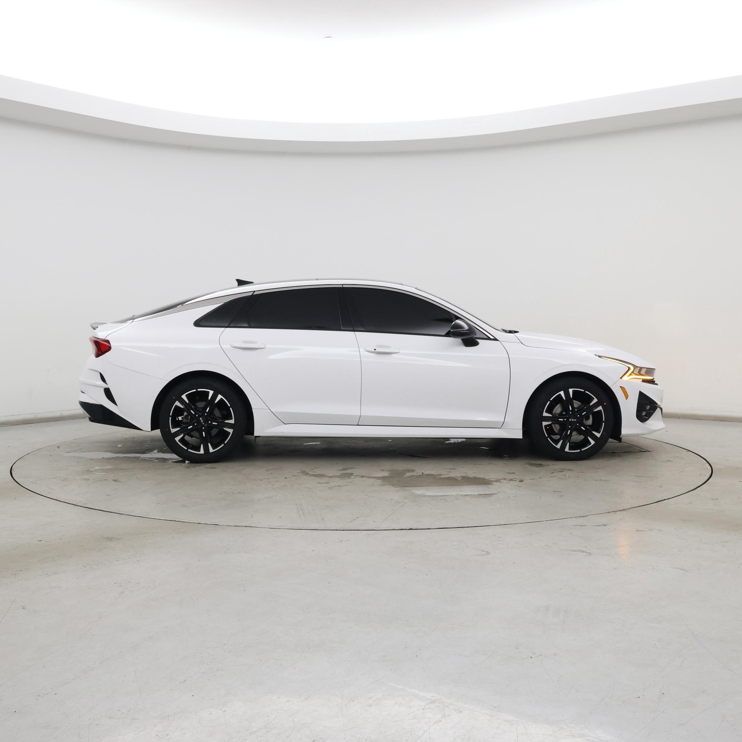 Thumbnail: 2023 Kia K5 - 7