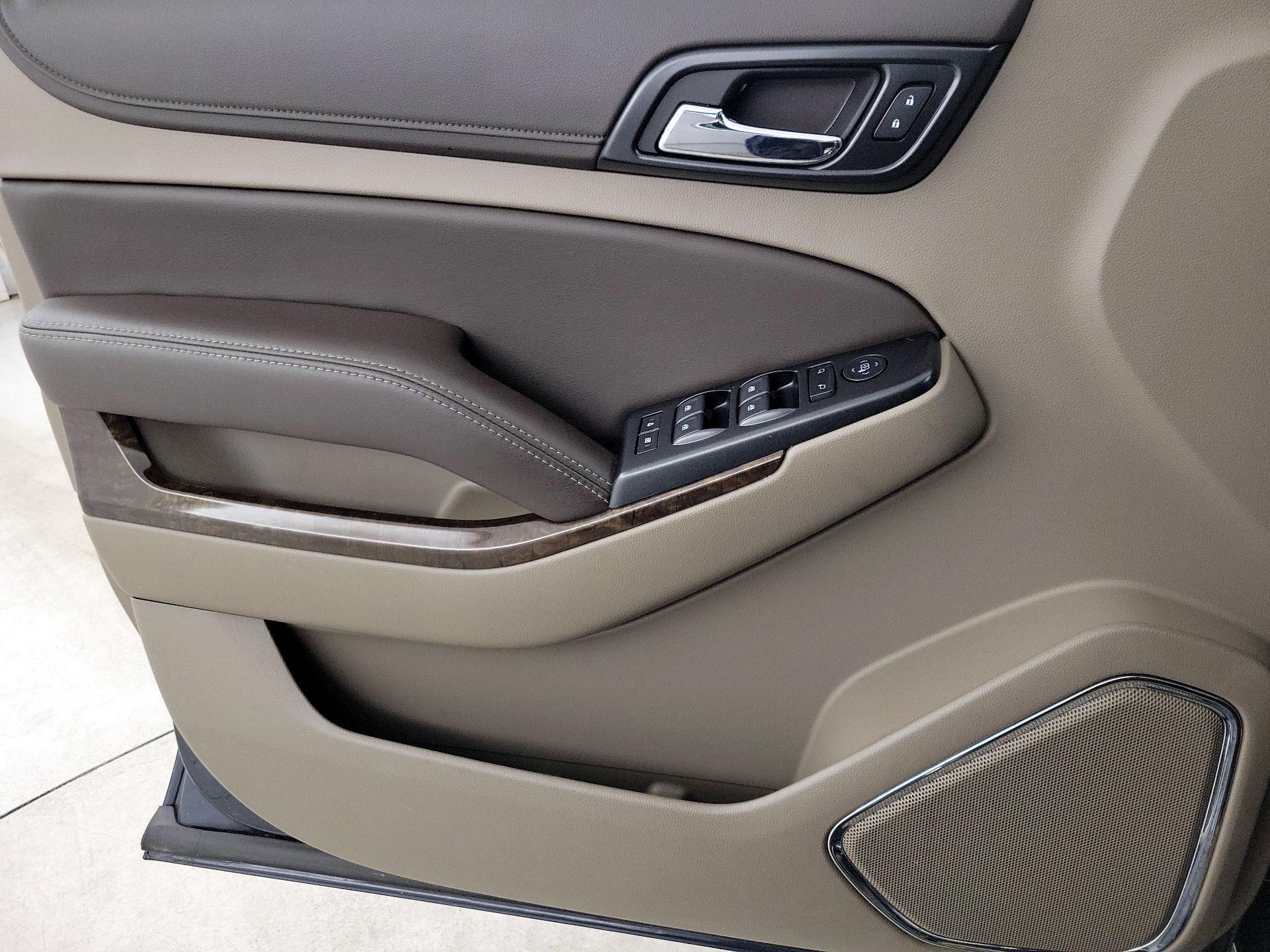 Thumbnail: 2019 Chevrolet Tahoe - 12