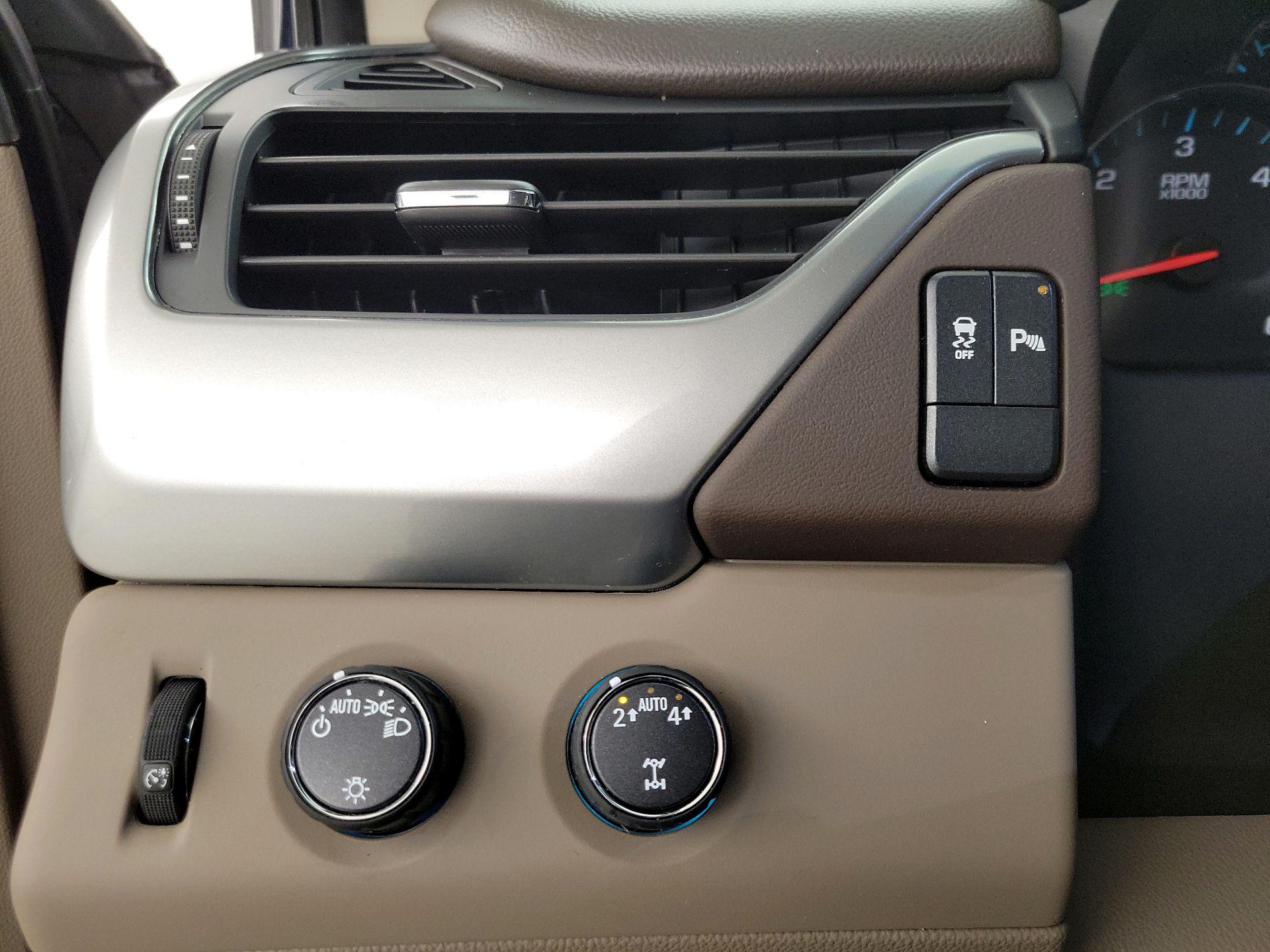 Thumbnail: 2019 Chevrolet Tahoe - 13