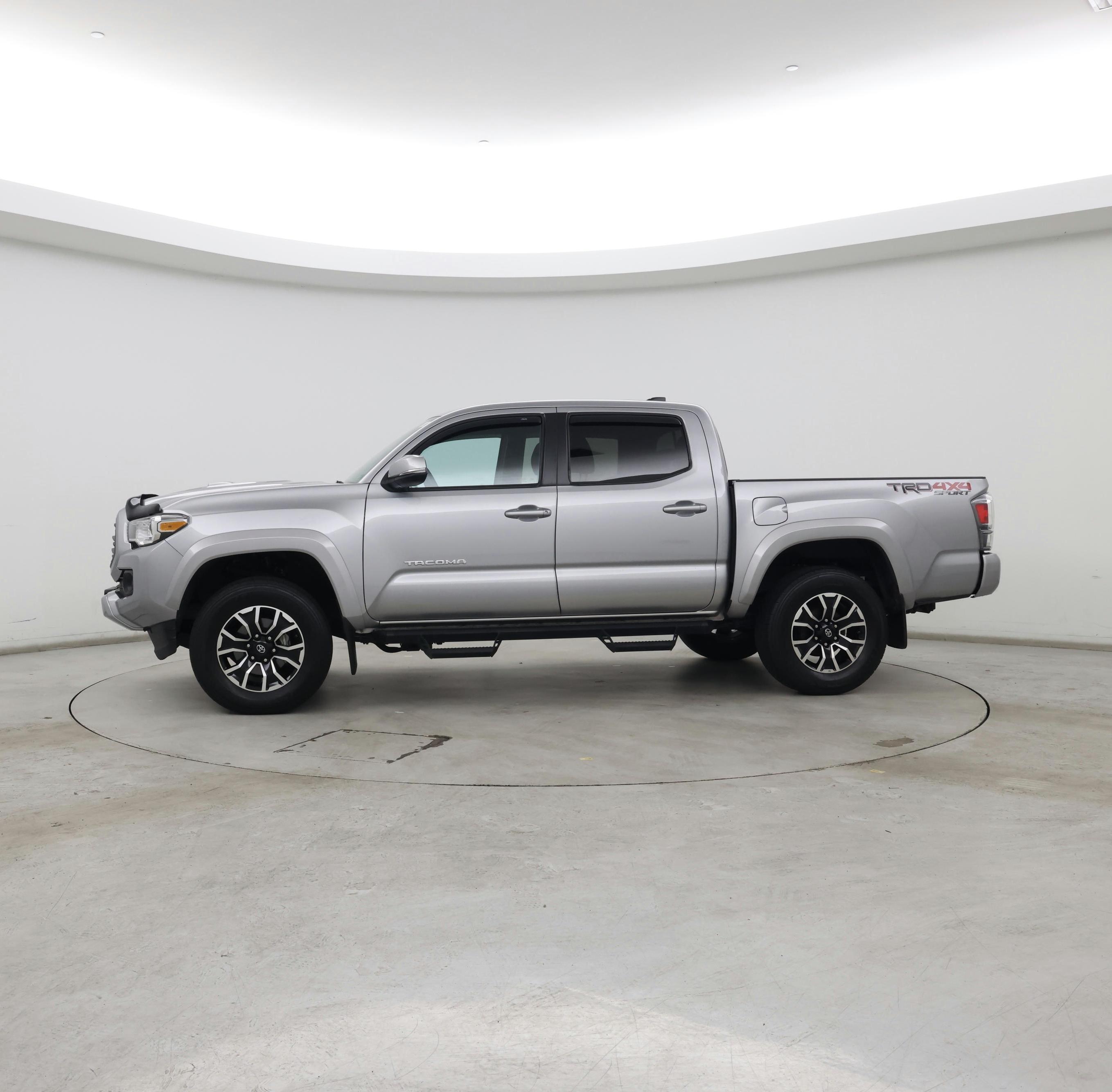 Thumbnail: 2020 Toyota Tacoma - 3