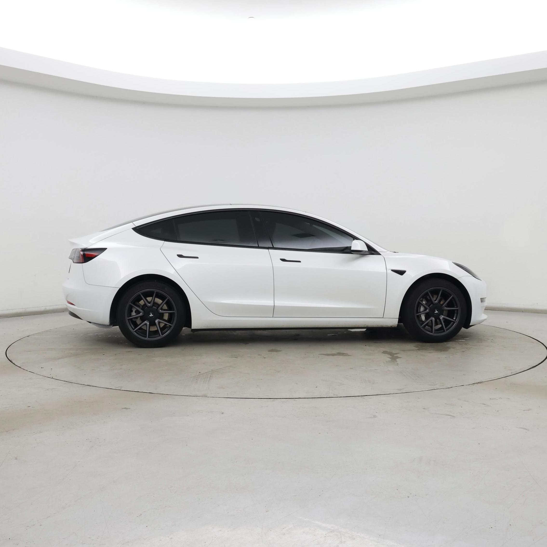 Thumbnail: 2023 Tesla Model 3 - 7