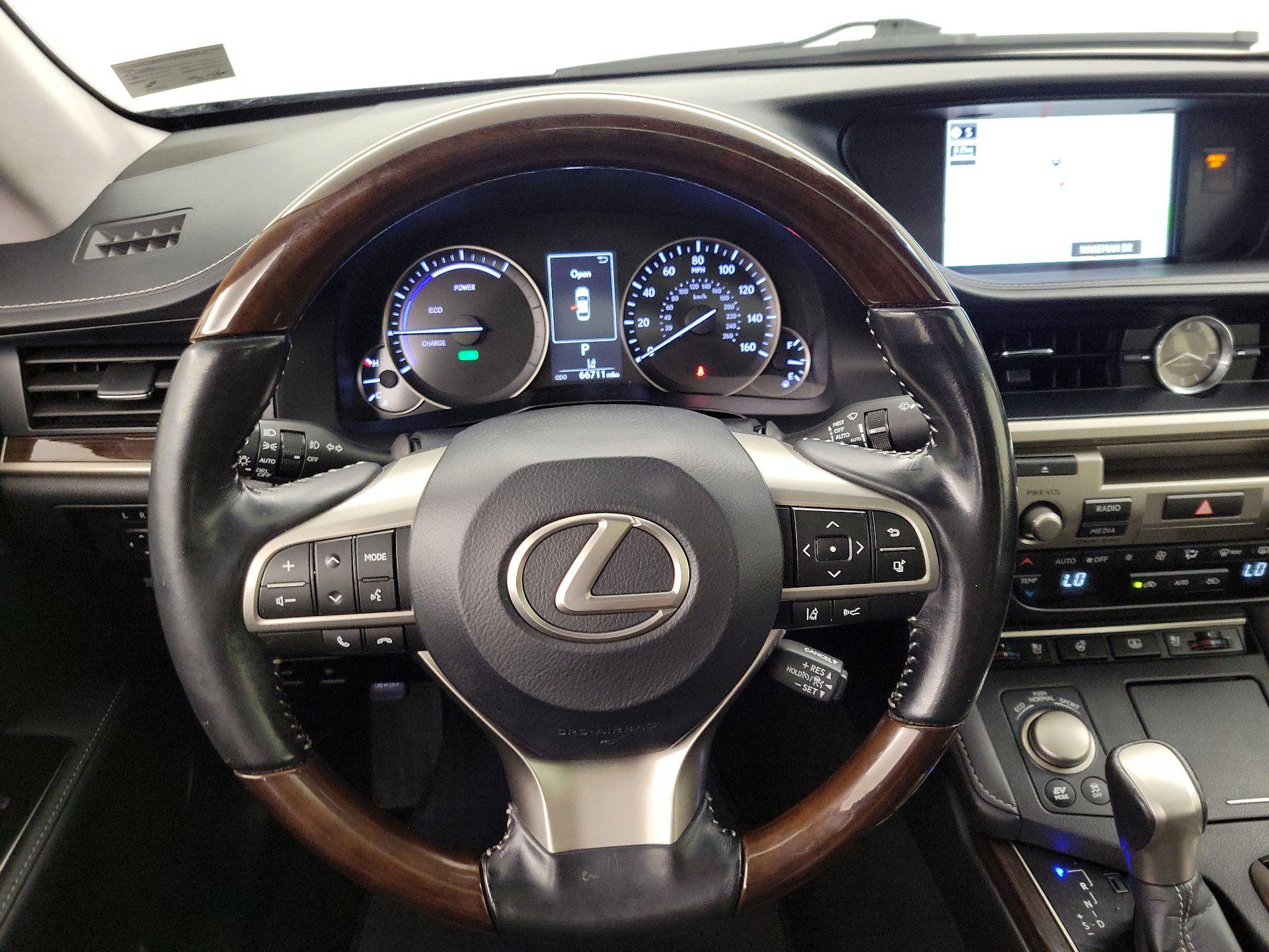 Thumbnail: 2017 Lexus ES - 10