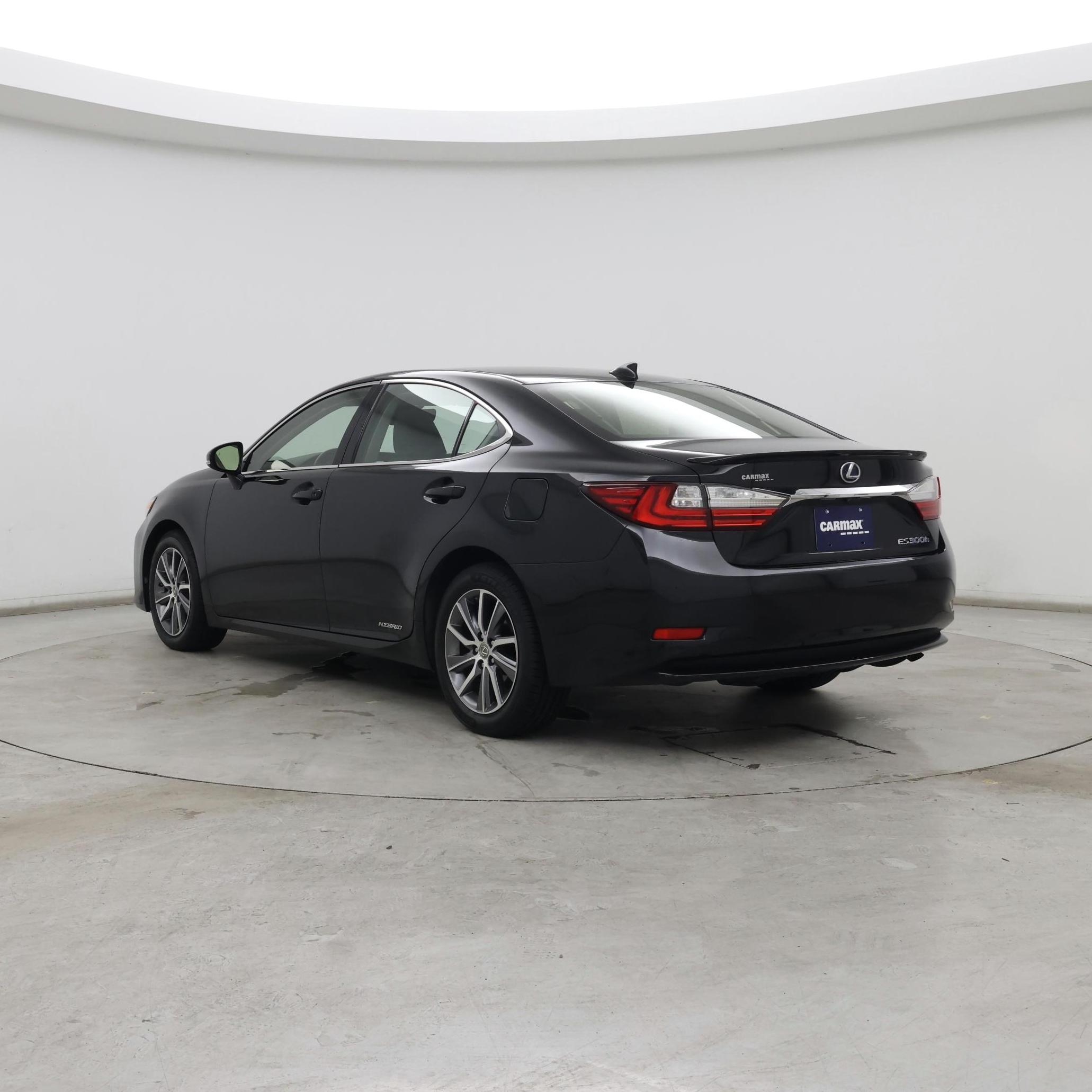 Thumbnail: 2017 Lexus ES - 2