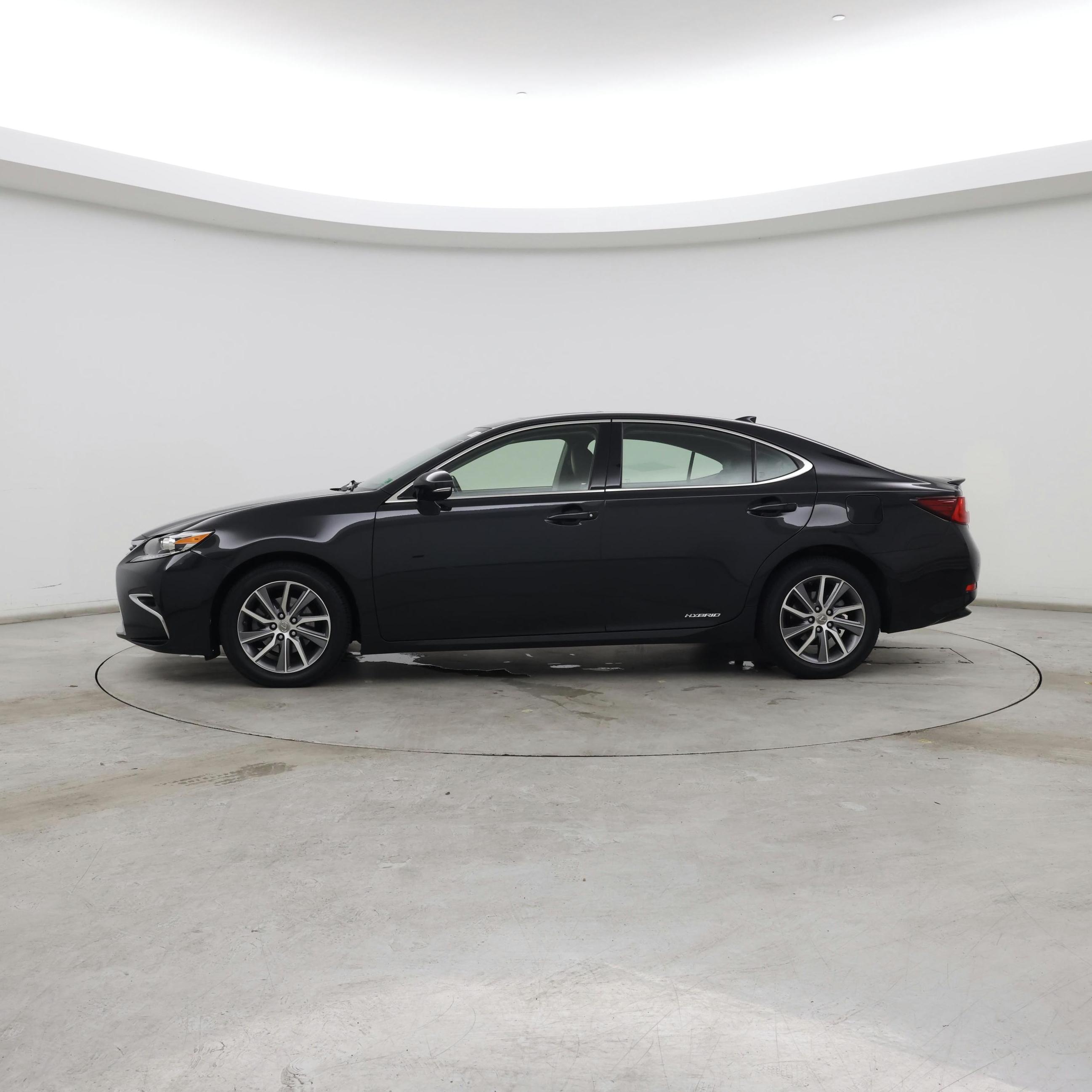 Thumbnail: 2017 Lexus ES - 3