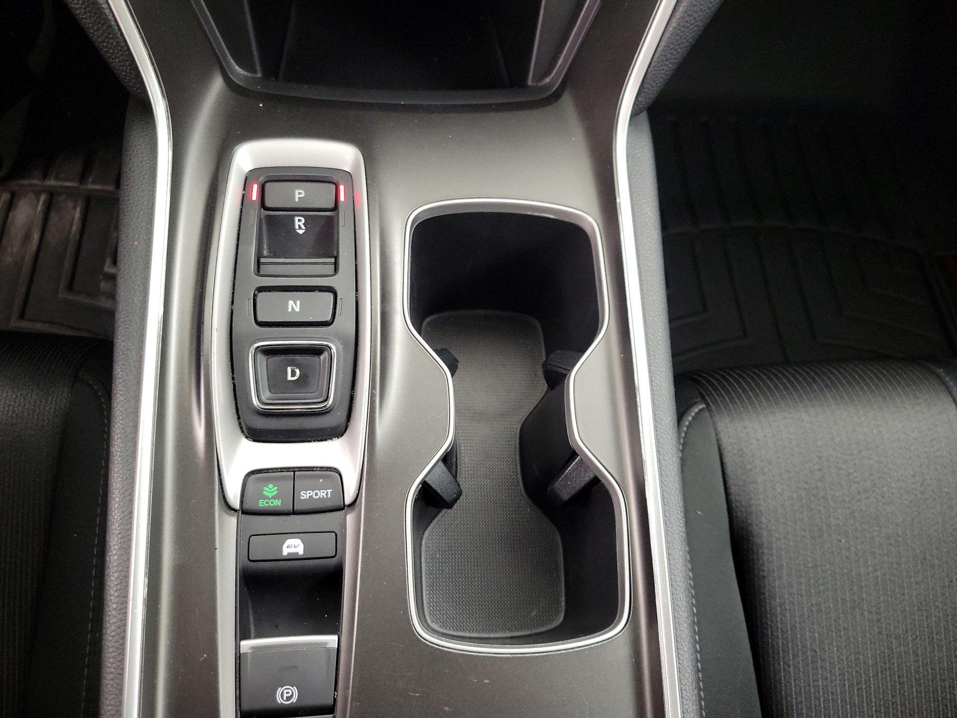 Thumbnail: 2019 Honda Accord - 17
