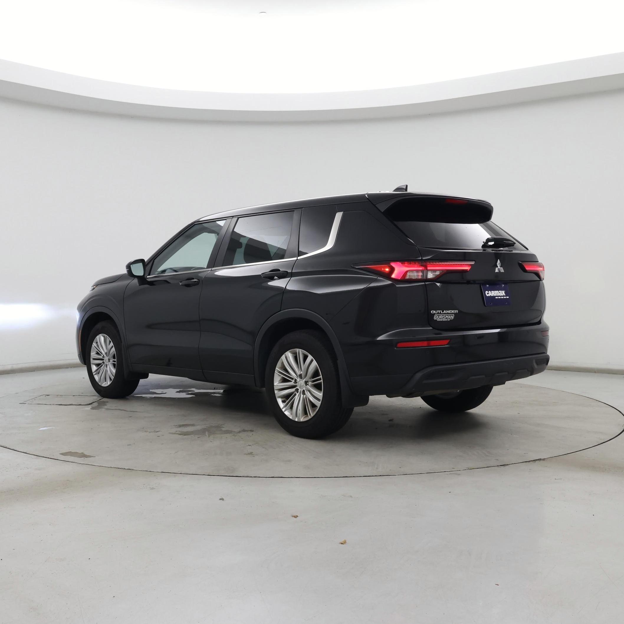 Thumbnail: 2022 Mitsubishi Outlander - 2