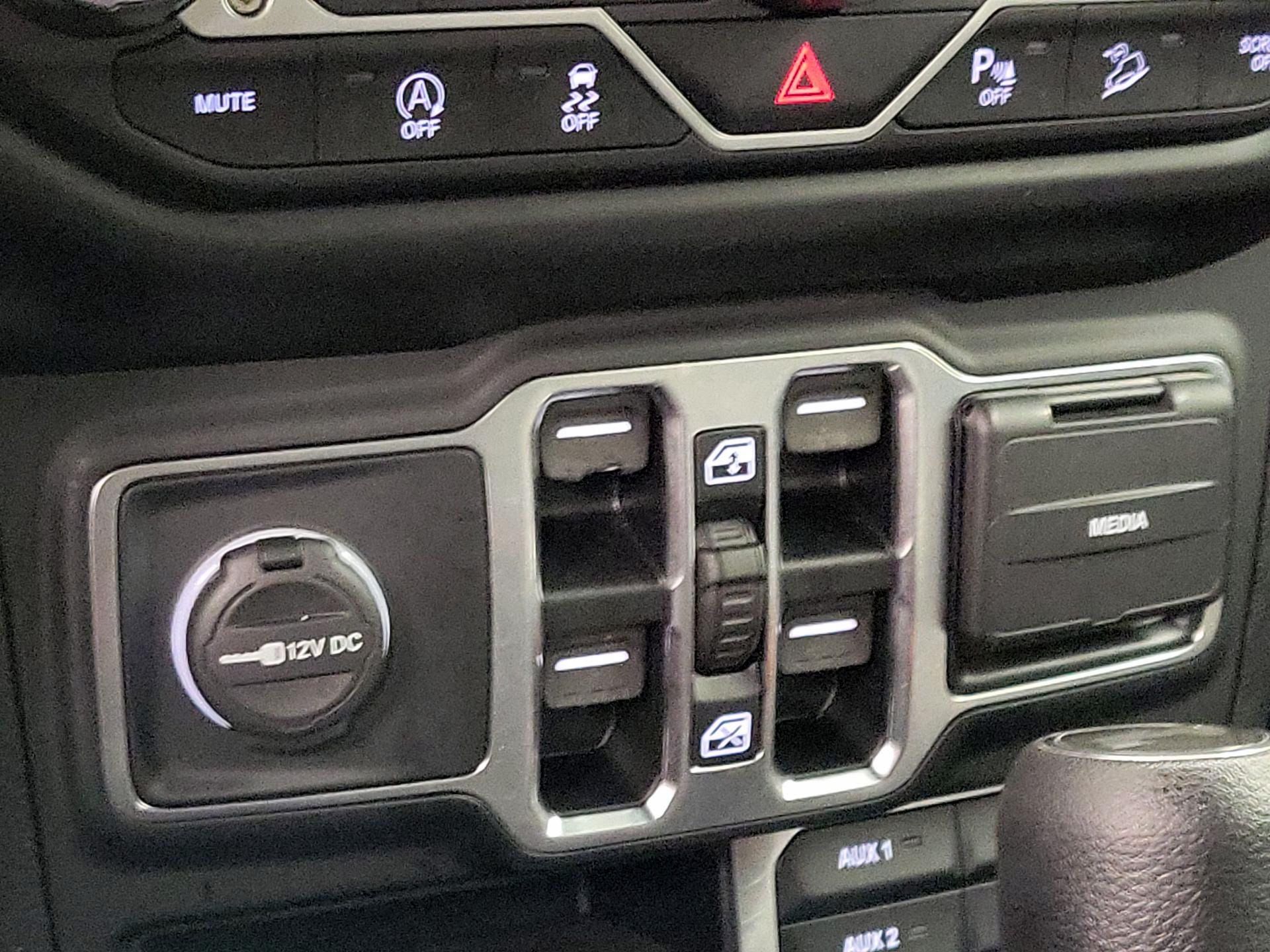 Thumbnail: 2020 Jeep Wrangler - 19