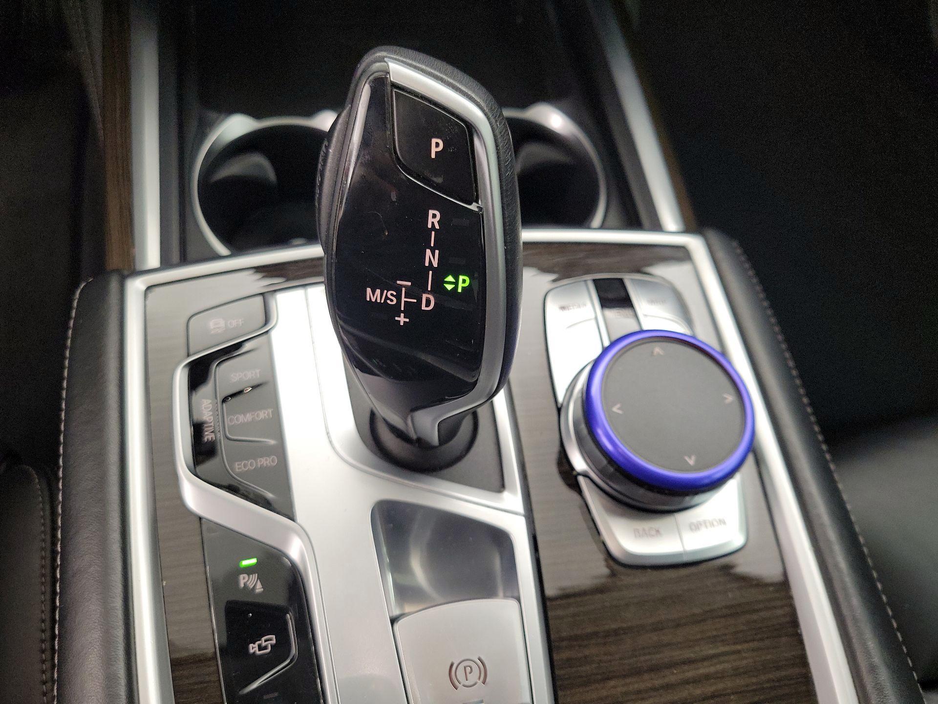 Thumbnail: 2020 BMW 7 Series - 18