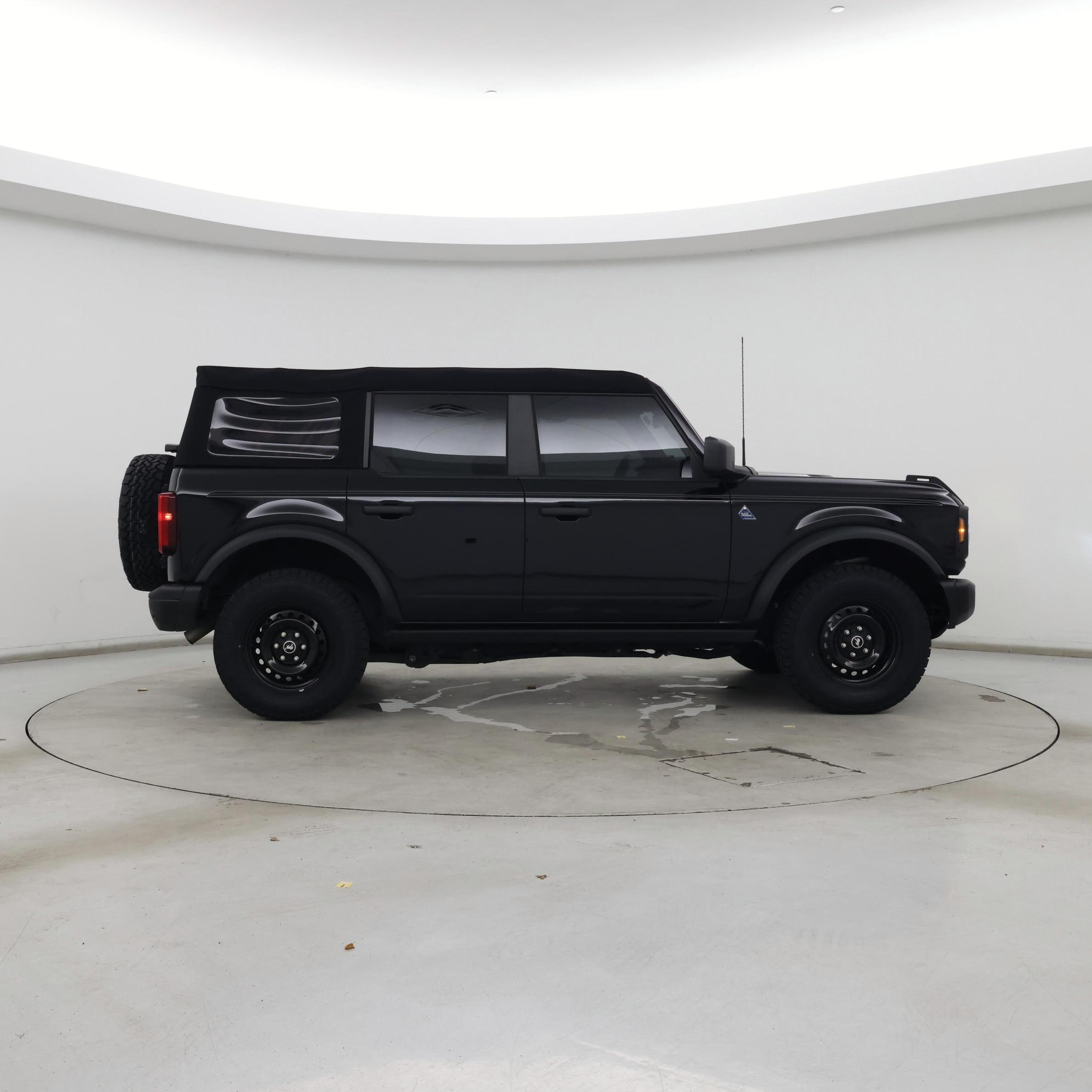 Thumbnail: 2023 Ford Bronco - 7