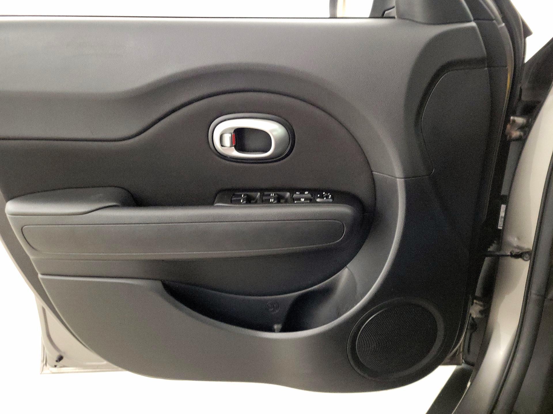 Thumbnail: 2015 Kia Soul - 12