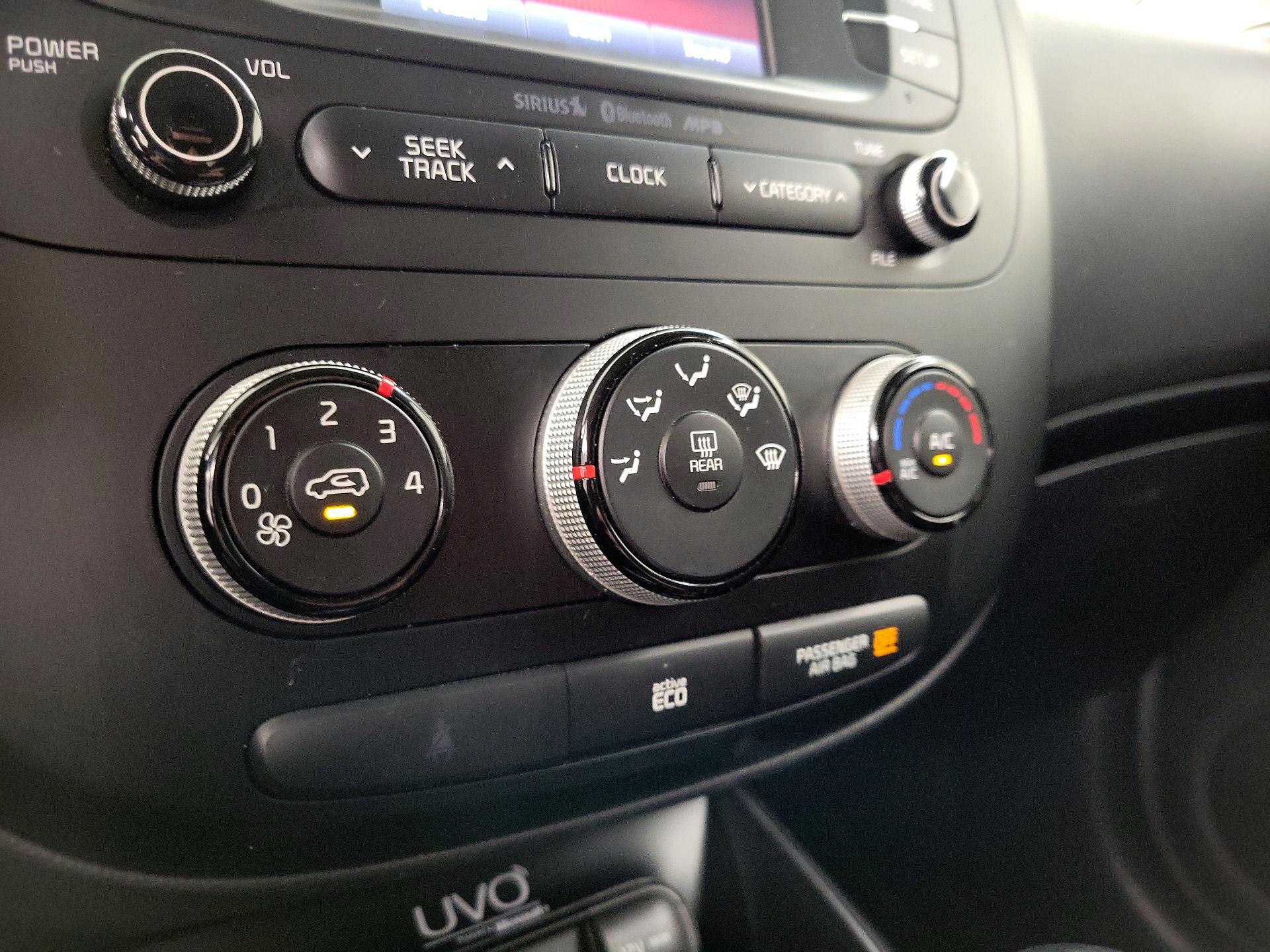 Thumbnail: 2015 Kia Soul - 16