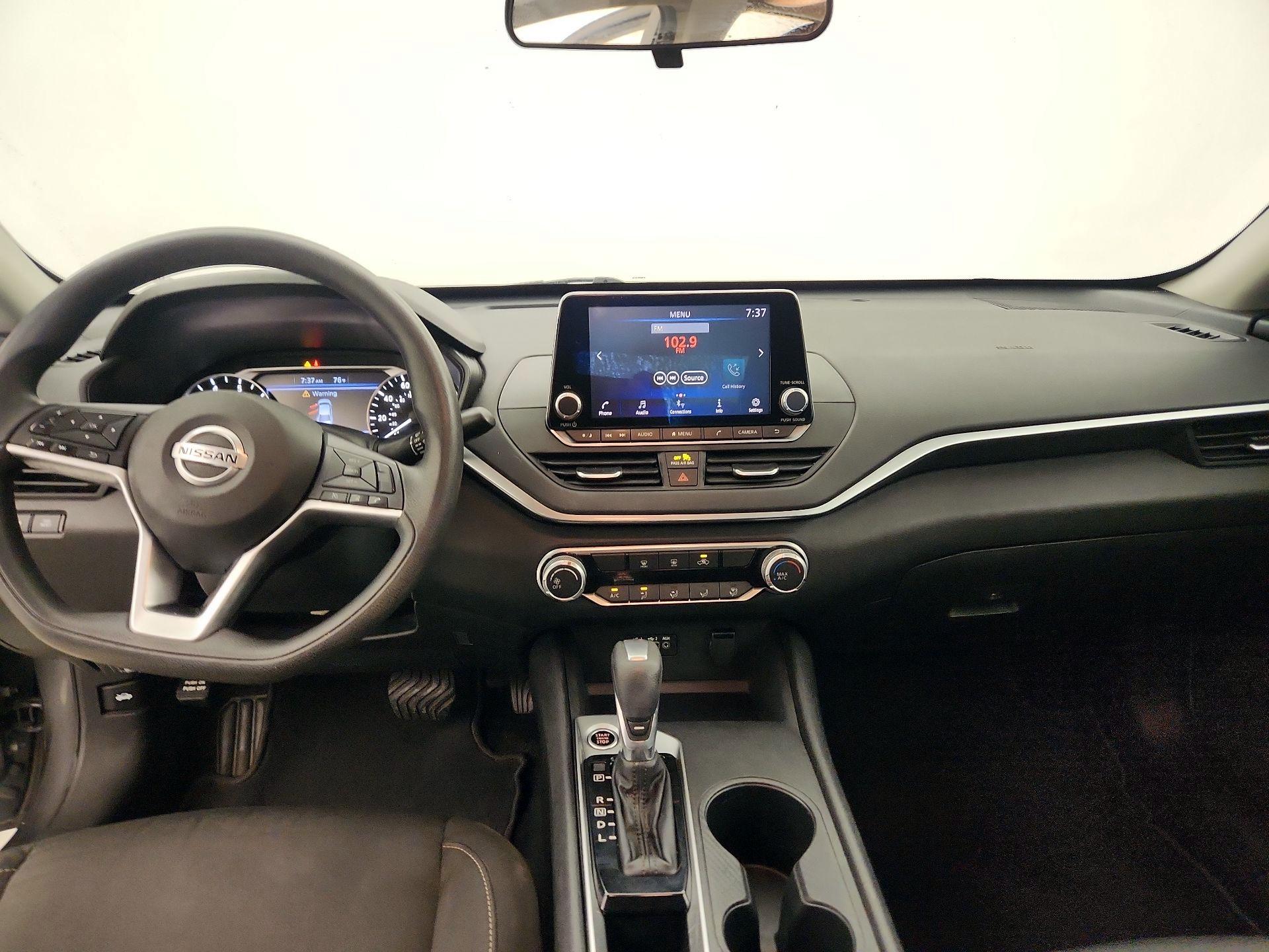 Thumbnail: 2020 Nissan Altima - 9