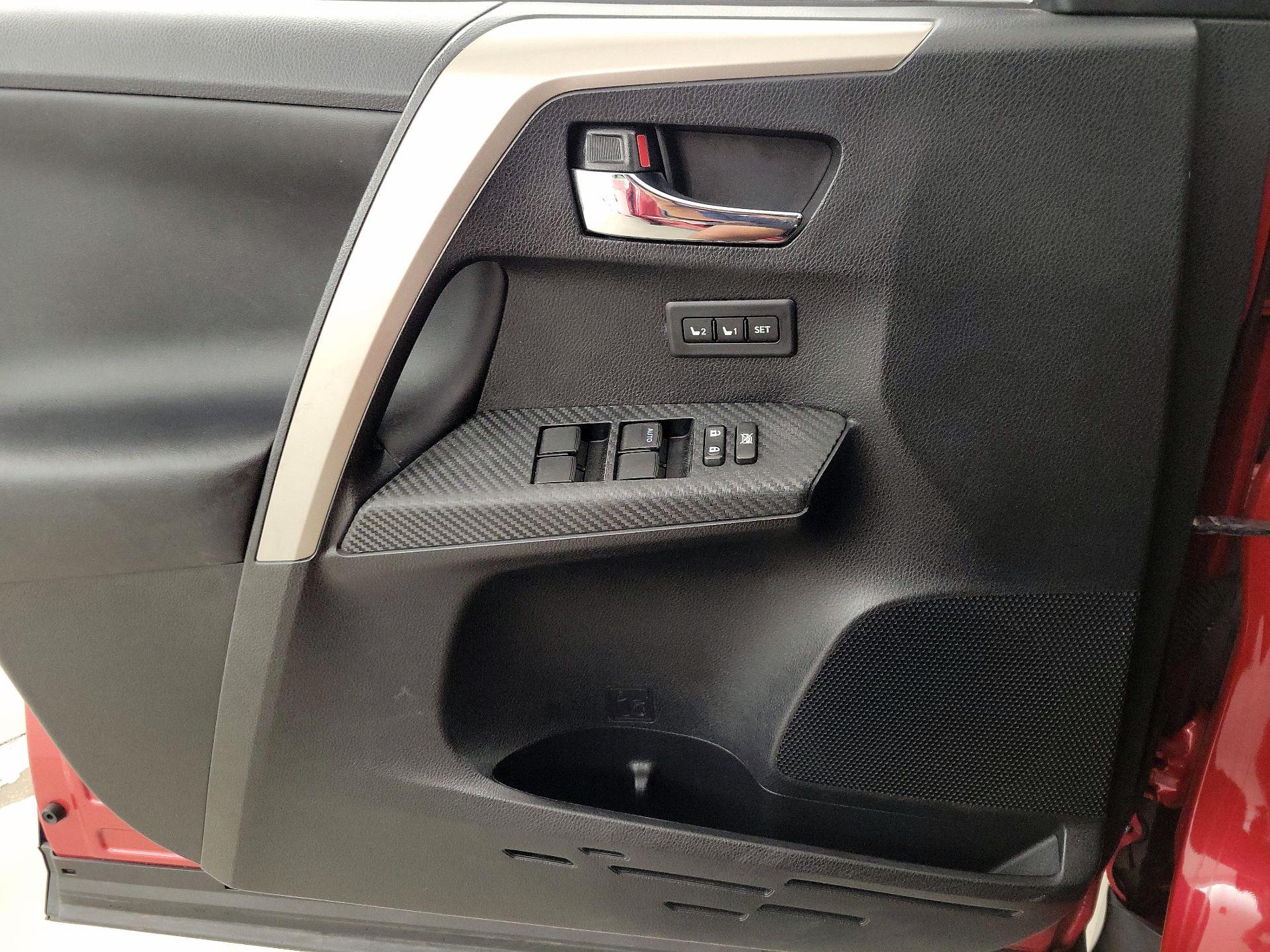 Thumbnail: 2014 Toyota RAV4 - 12