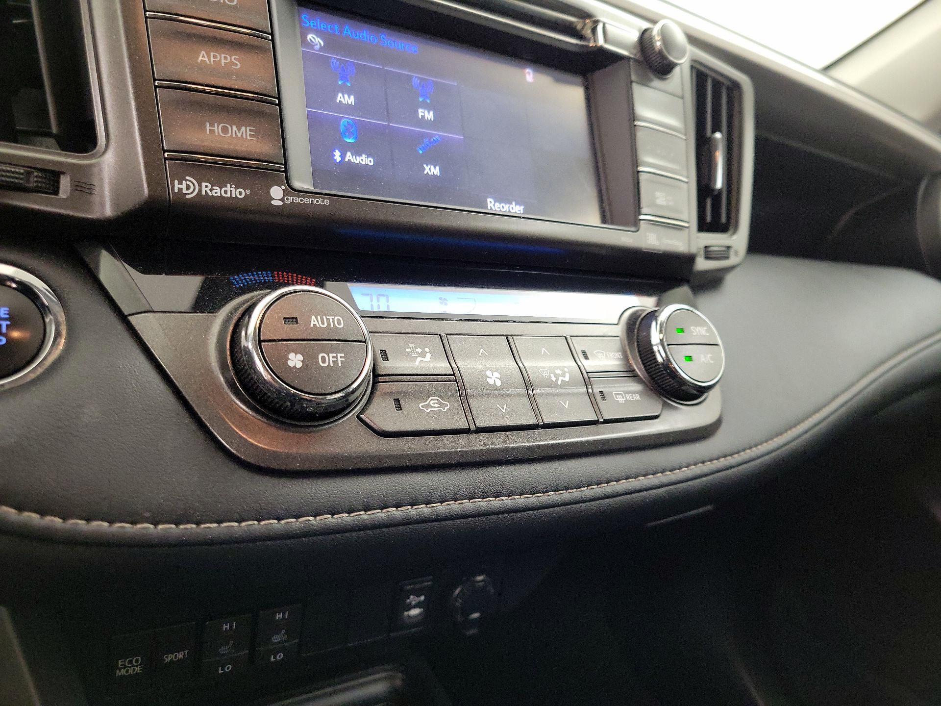 Thumbnail: 2014 Toyota RAV4 - 16
