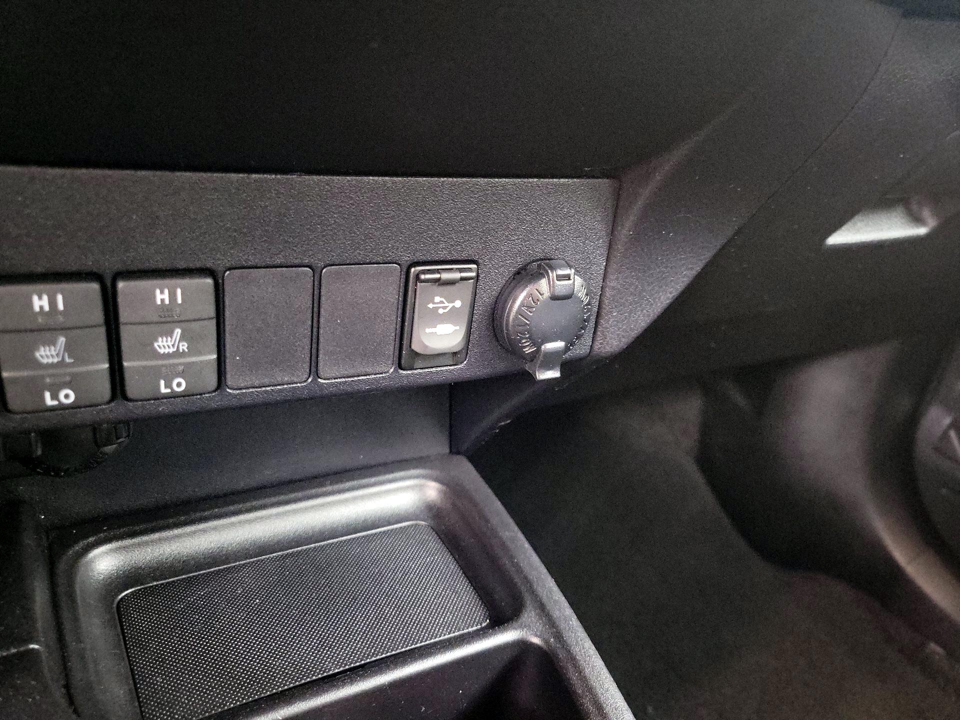 Thumbnail: 2014 Toyota RAV4 - 18
