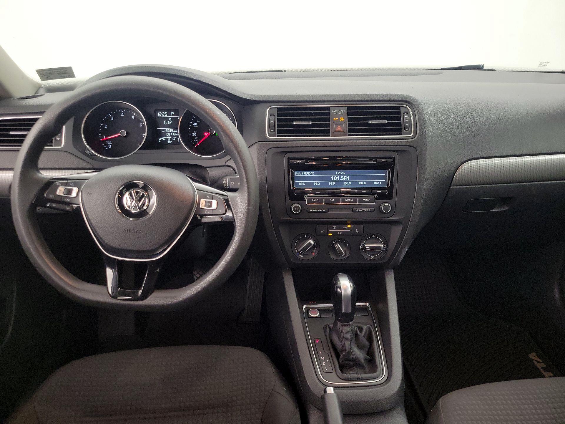Thumbnail: 2015 Volkswagen Jetta - 9
