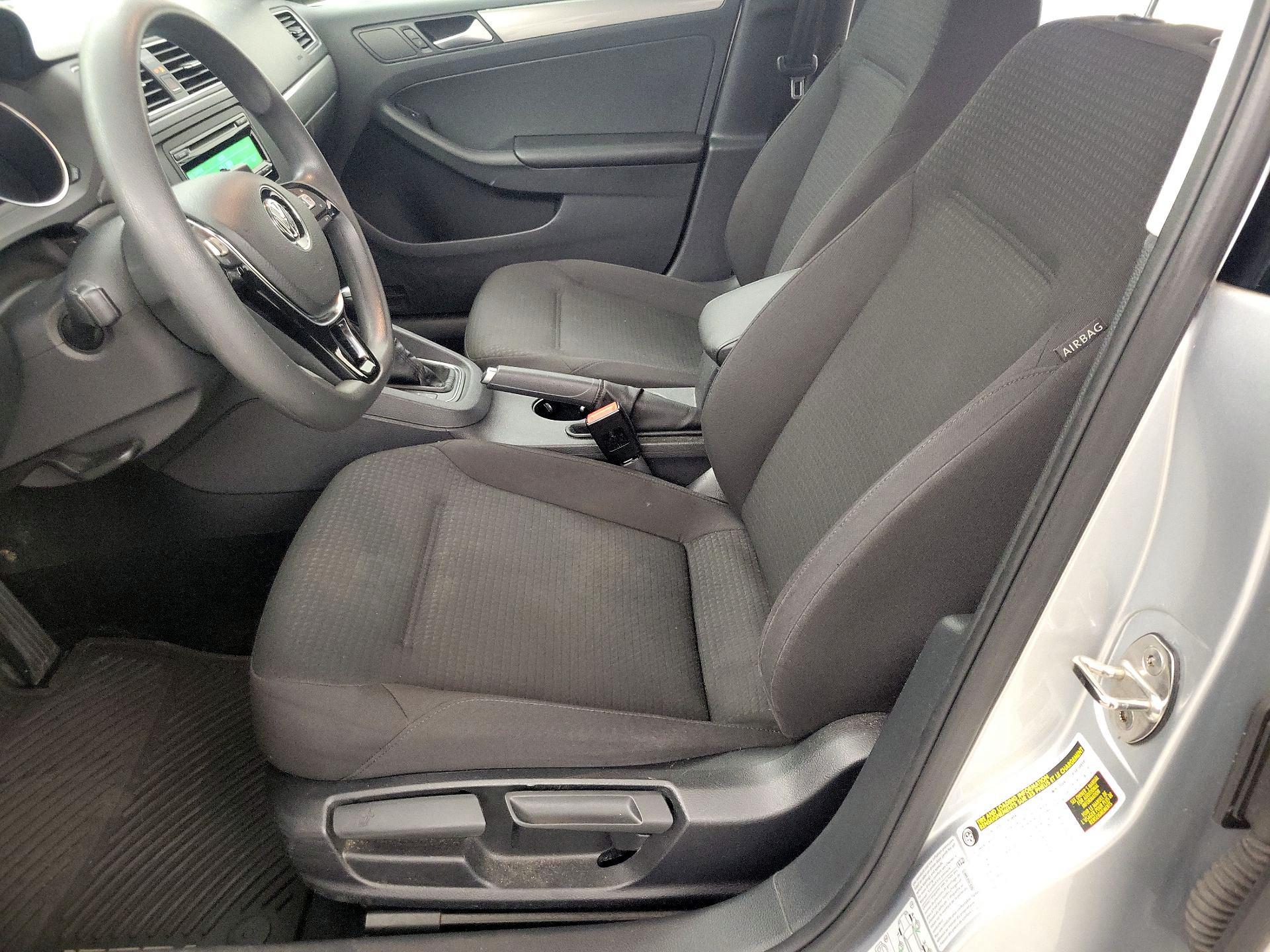 Thumbnail: 2015 Volkswagen Jetta - 11