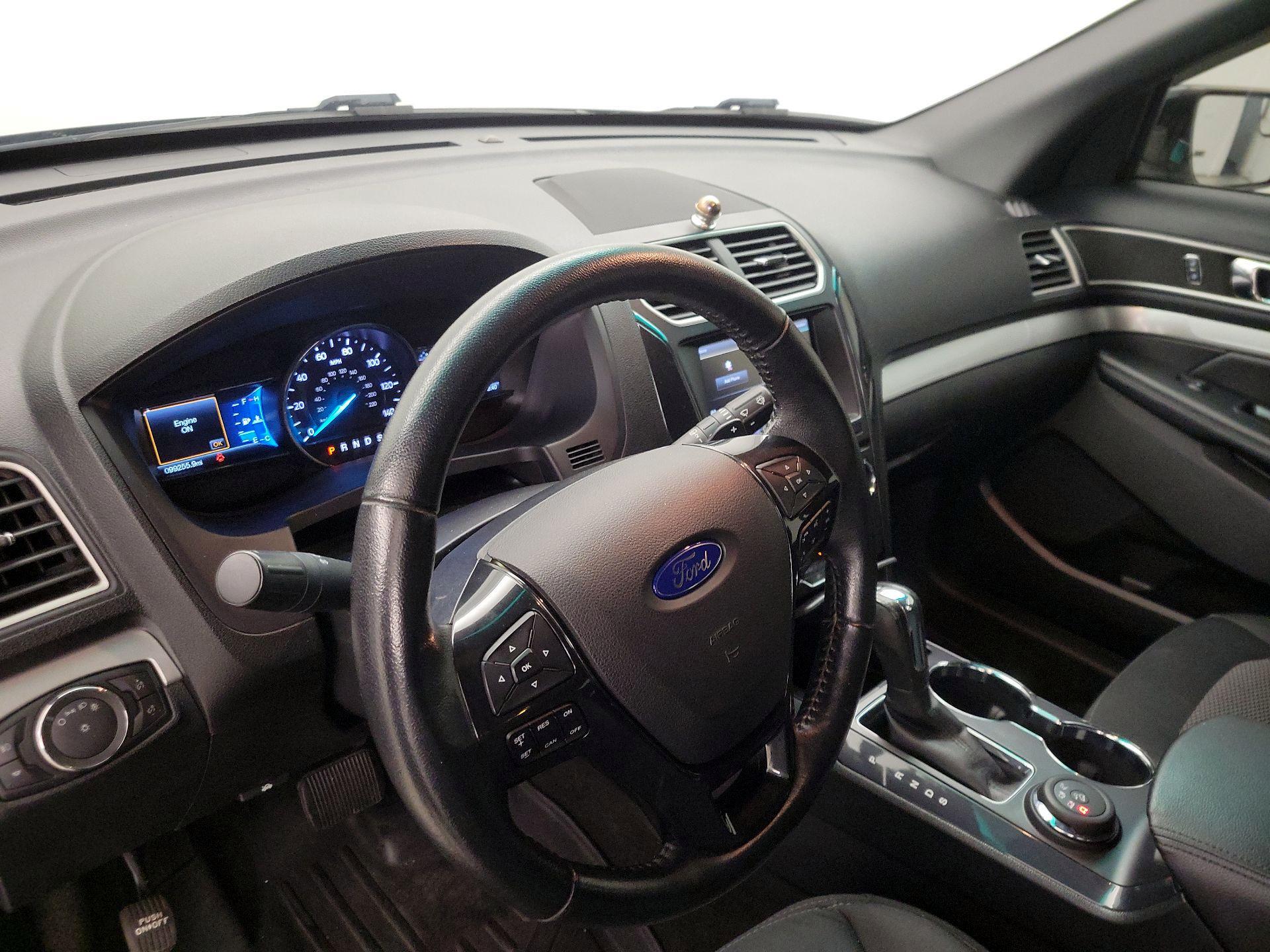 Thumbnail: 2016 Ford Explorer - 9