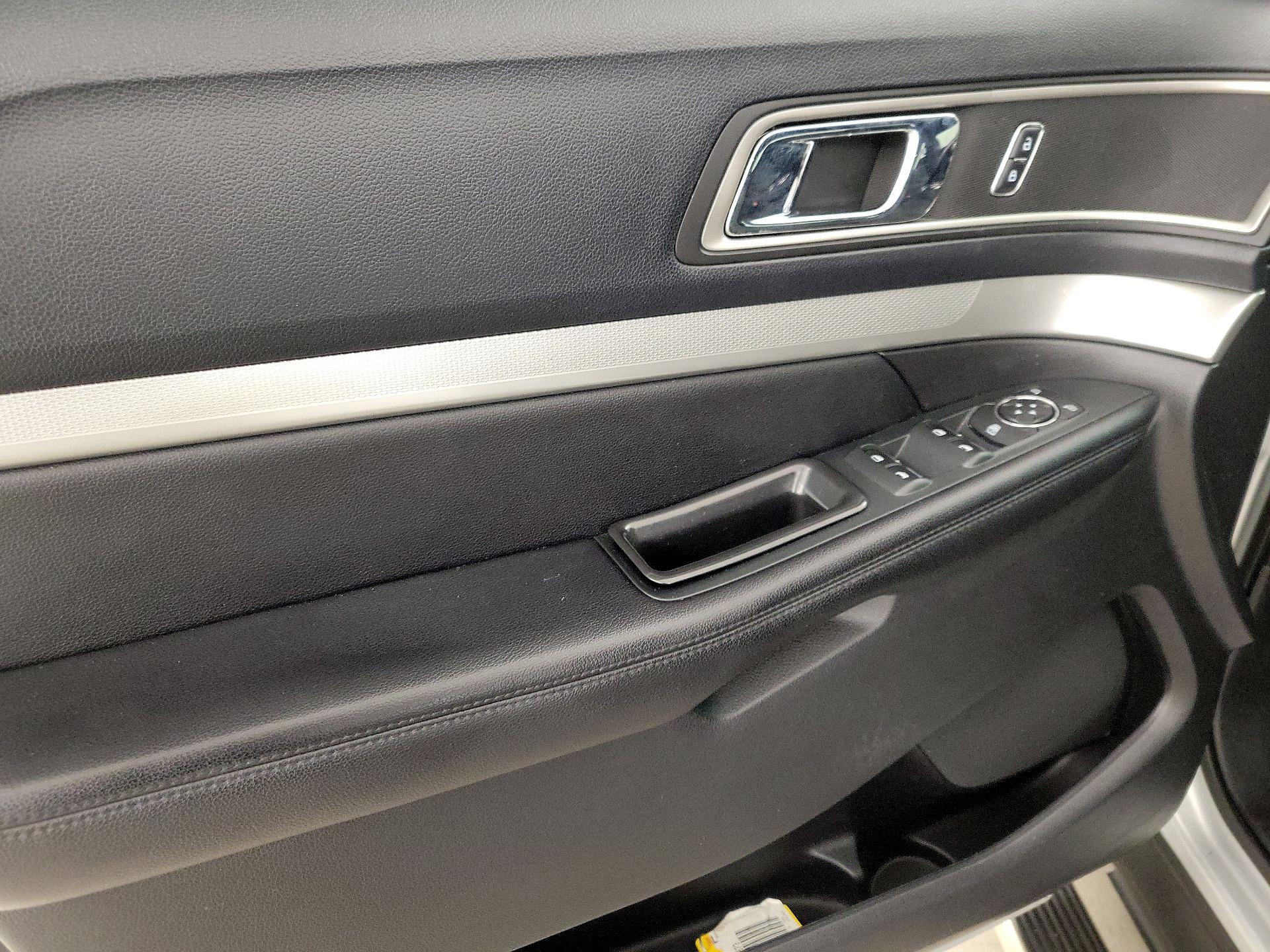 Thumbnail: 2016 Ford Explorer - 12
