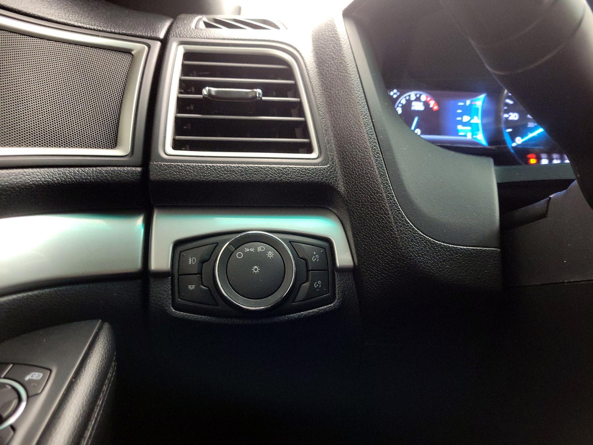 Thumbnail: 2016 Ford Explorer - 13