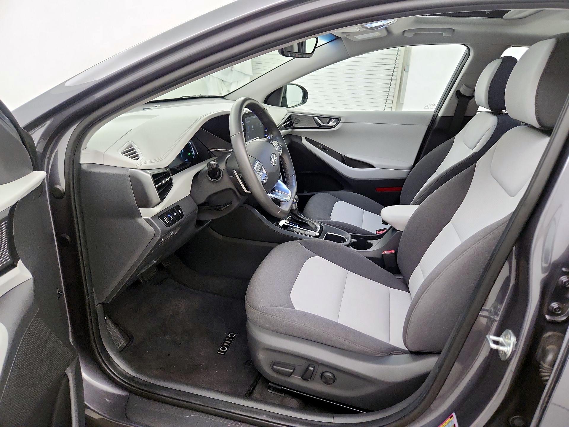 Thumbnail: 2020 Hyundai Ioniq - 9