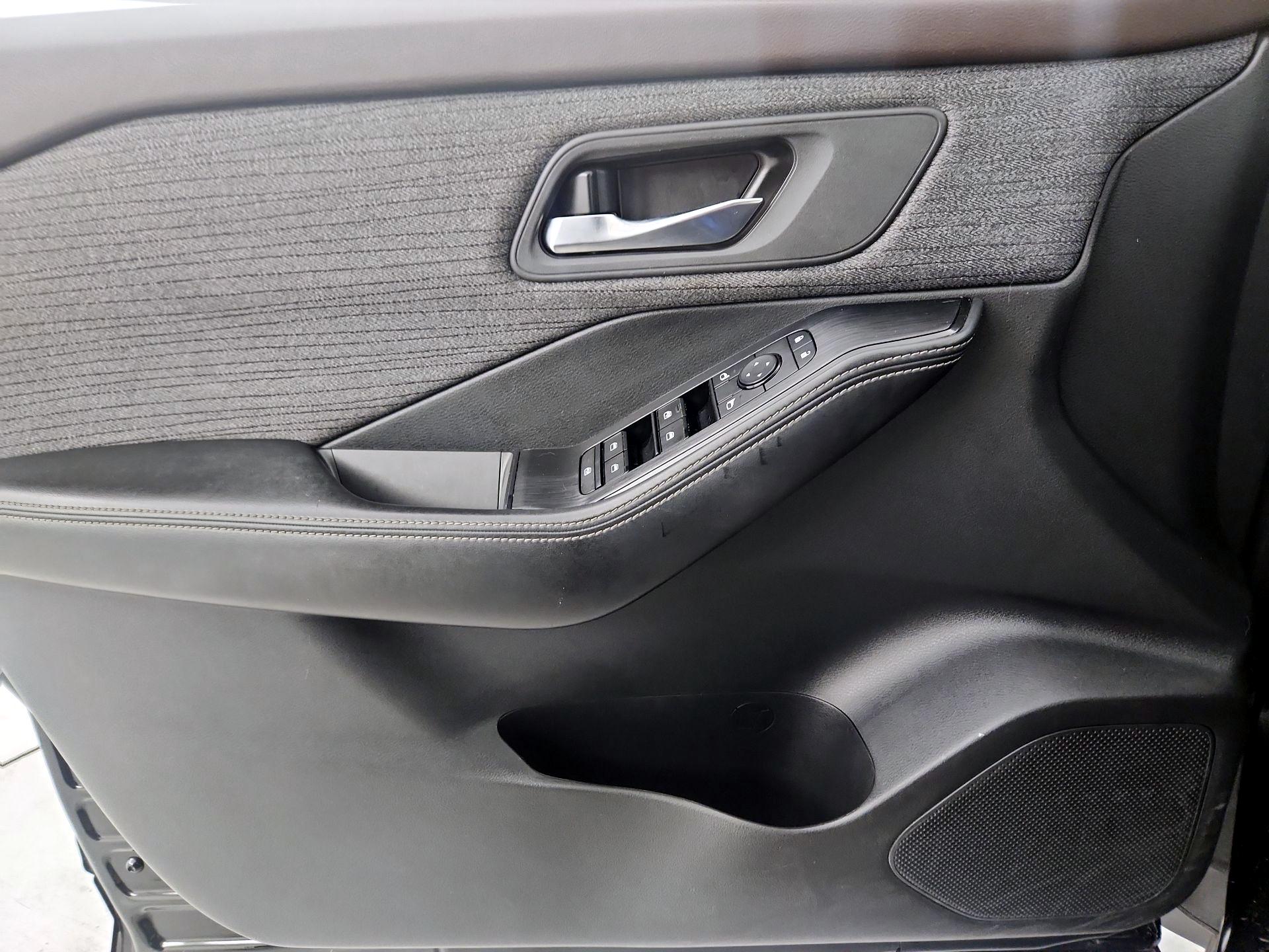 Thumbnail: 2021 Nissan Rogue - 12