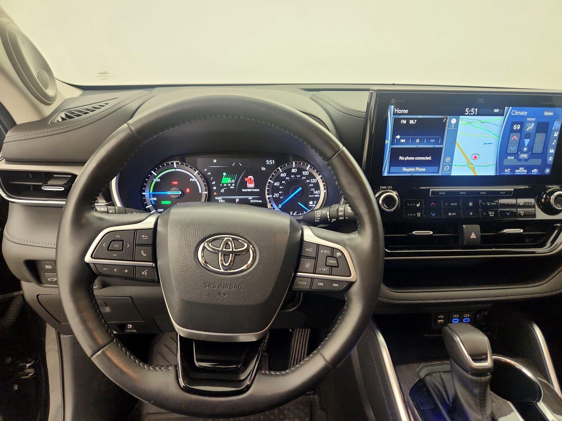 Thumbnail: 2022 Toyota Highlander - 9