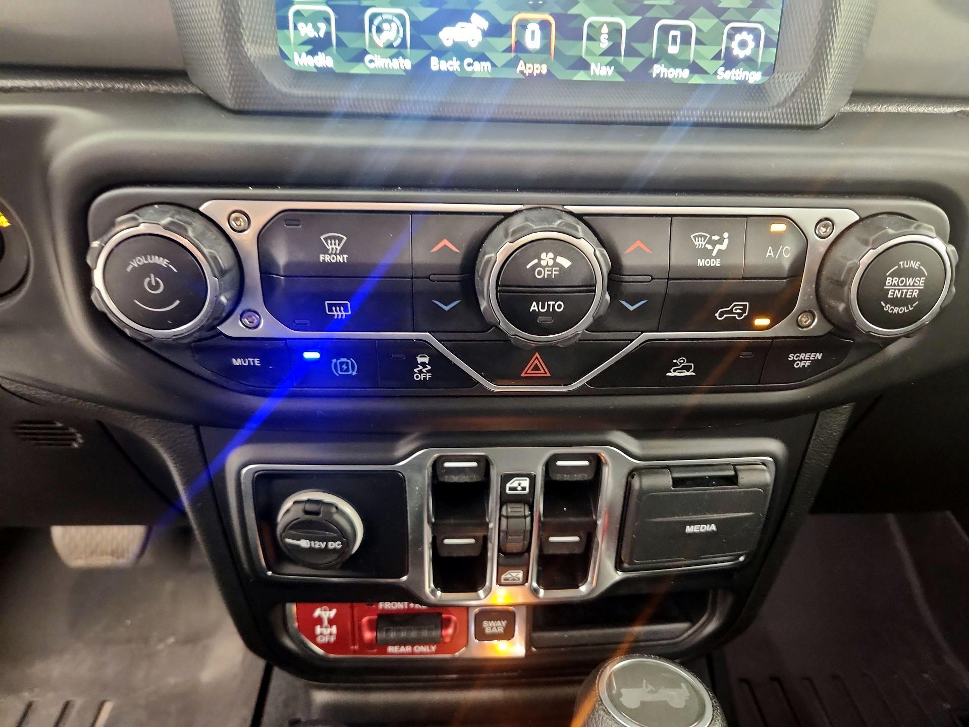 Thumbnail: 2022 Jeep Wrangler - 14