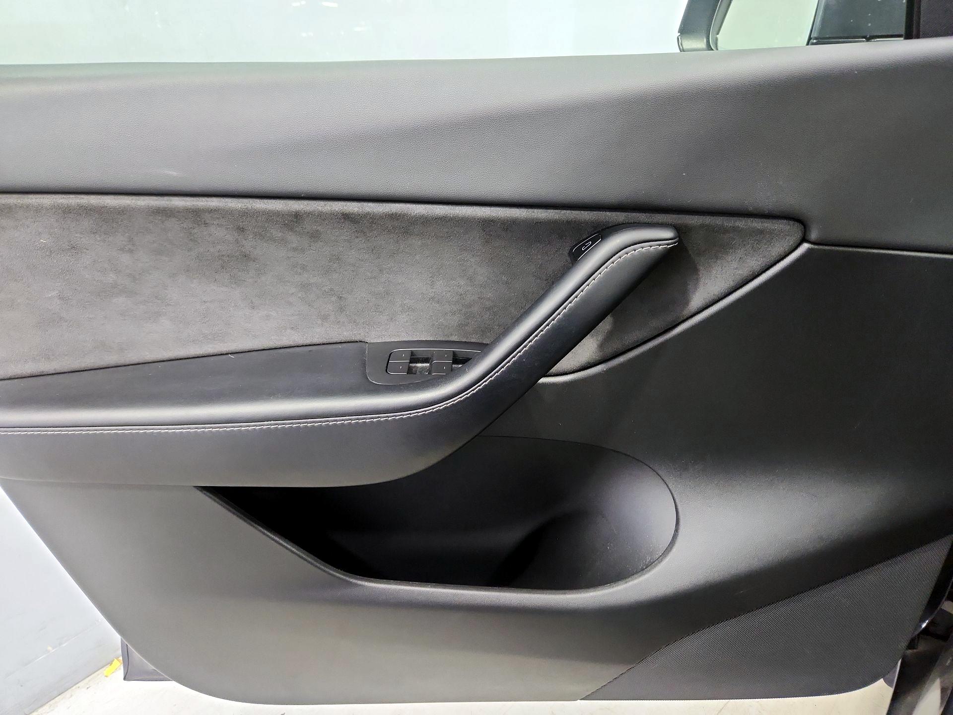 Thumbnail: 2021 Tesla Model Y - 12