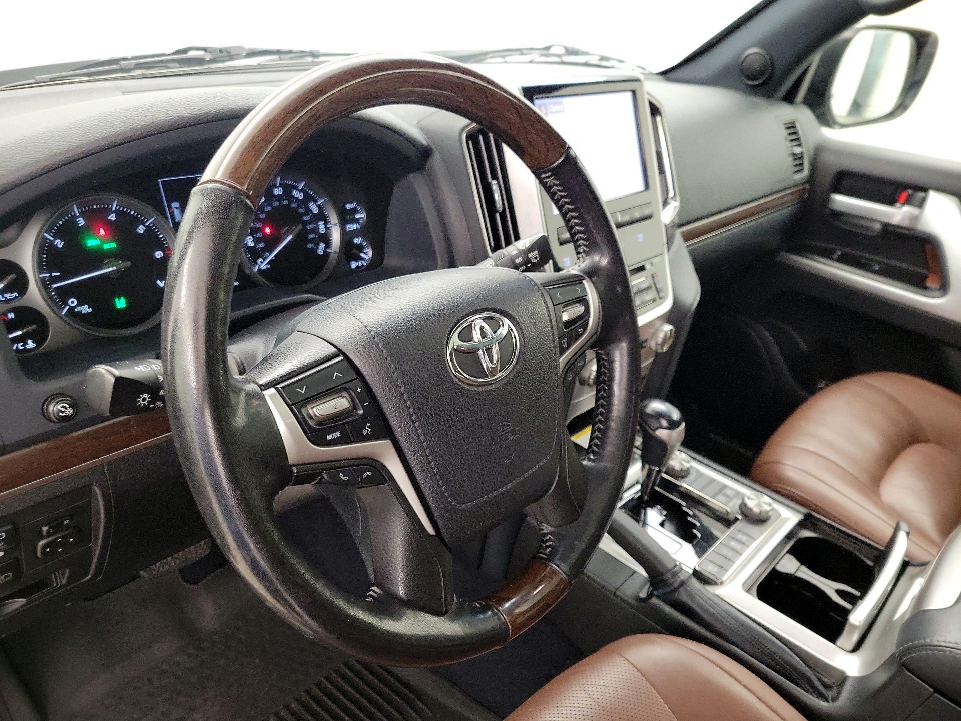 Thumbnail: 2018 Toyota Land Cruiser - 9