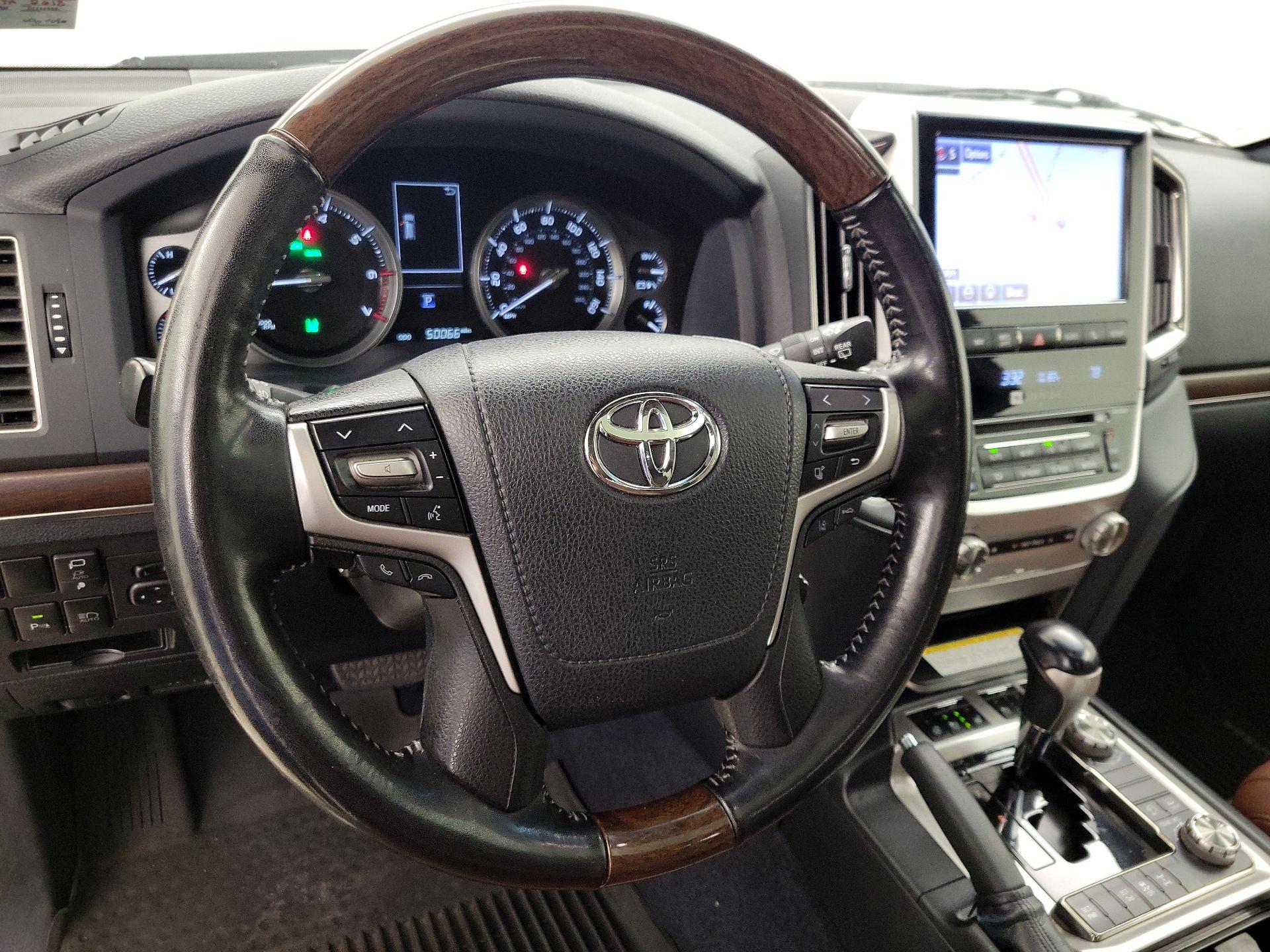 Thumbnail: 2018 Toyota Land Cruiser - 10