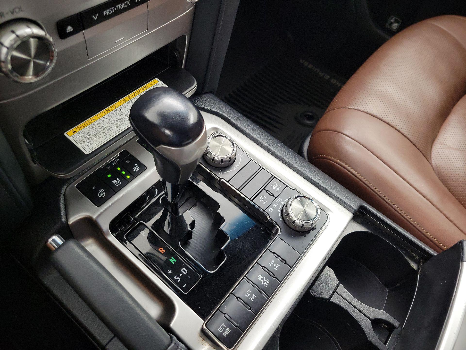 Thumbnail: 2018 Toyota Land Cruiser - 18