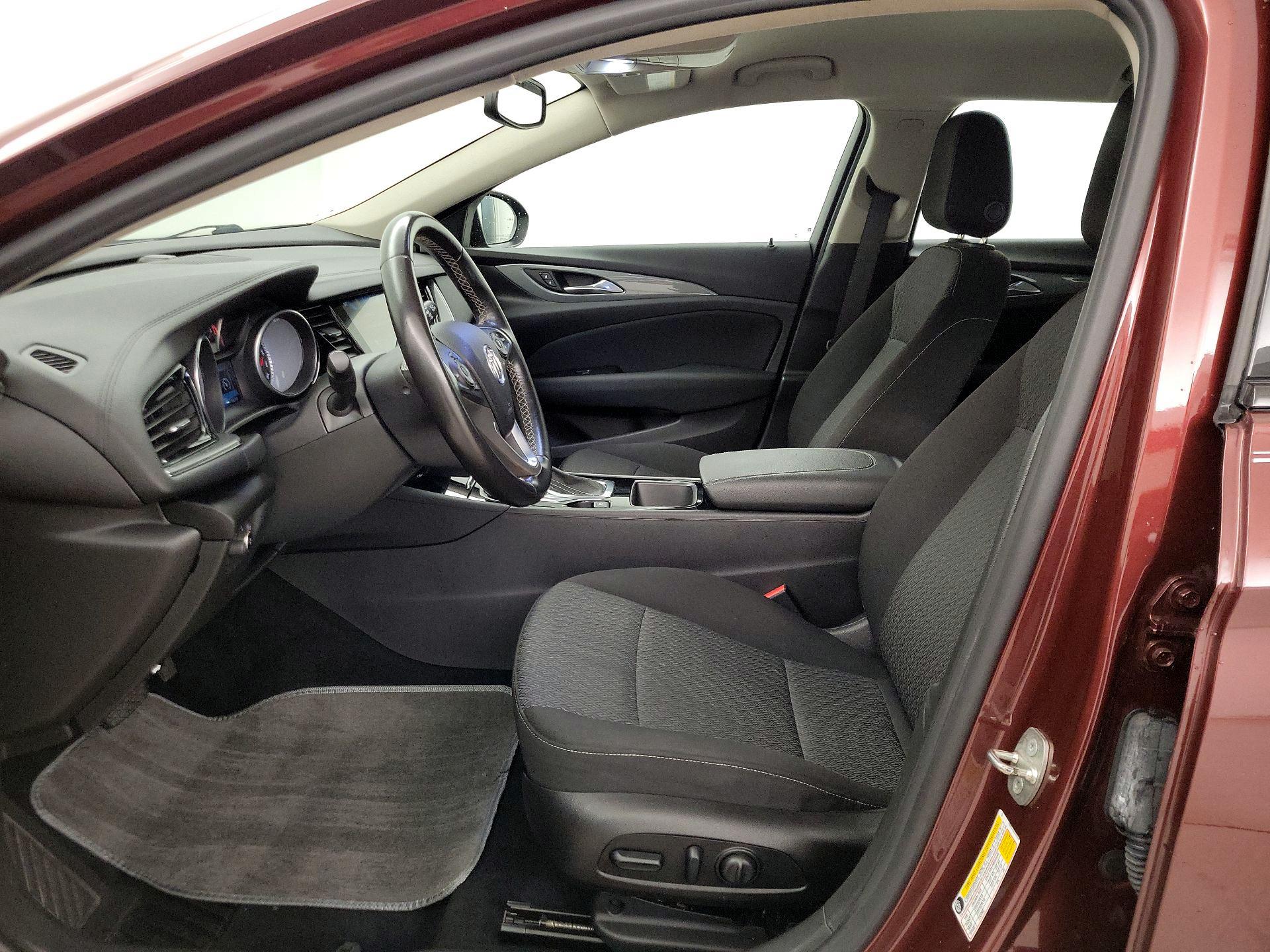 Thumbnail: 2018 Buick Regal - 11