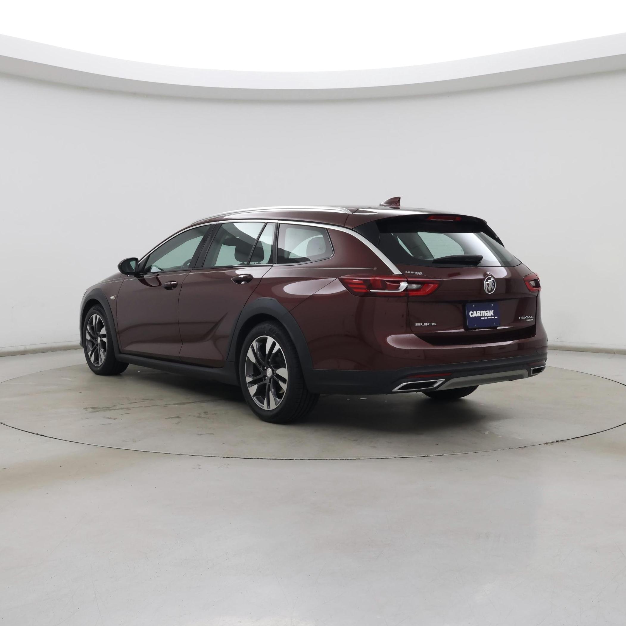 Thumbnail: 2018 Buick Regal - 2