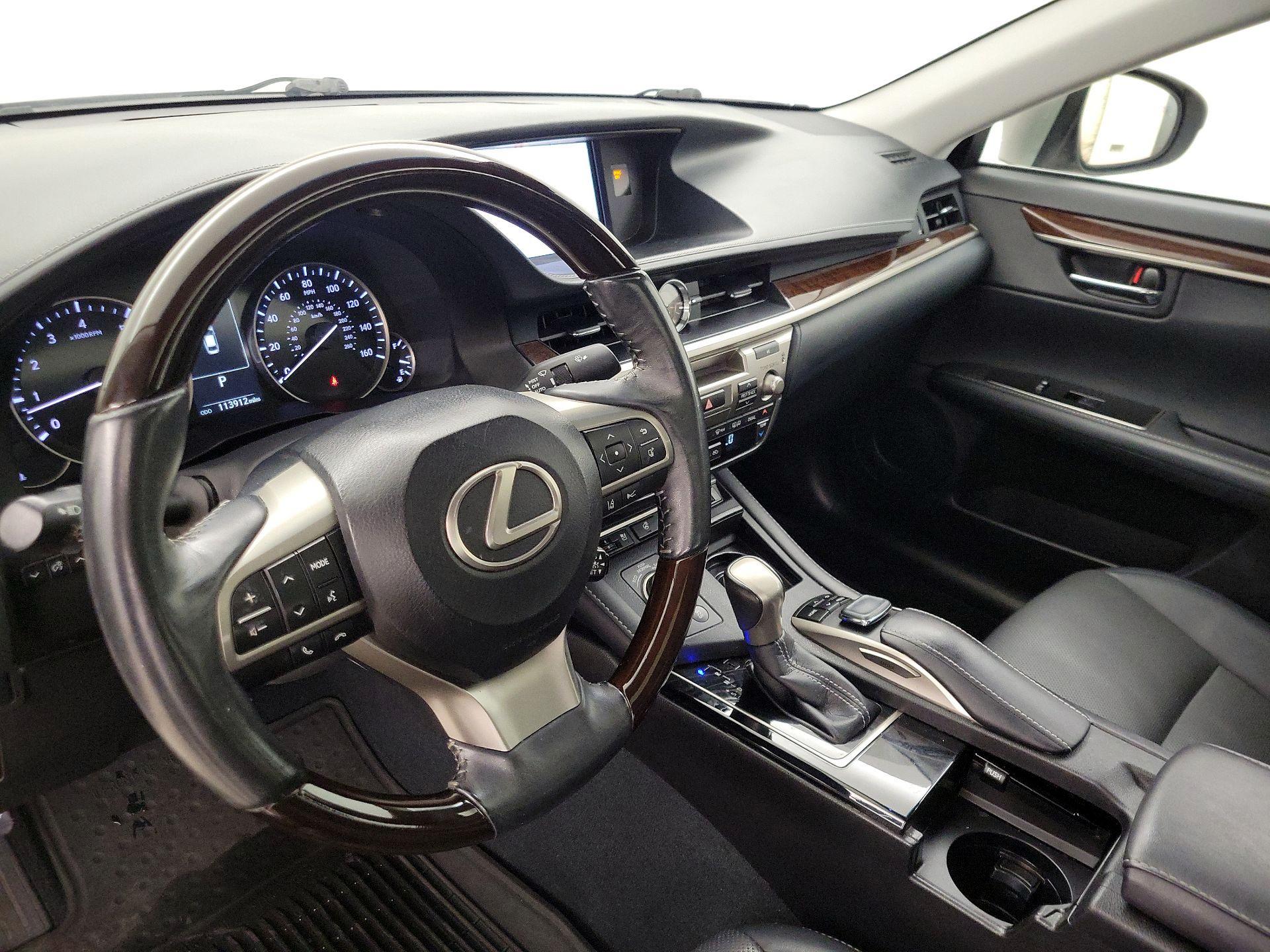 Thumbnail: 2017 Lexus ES - 9