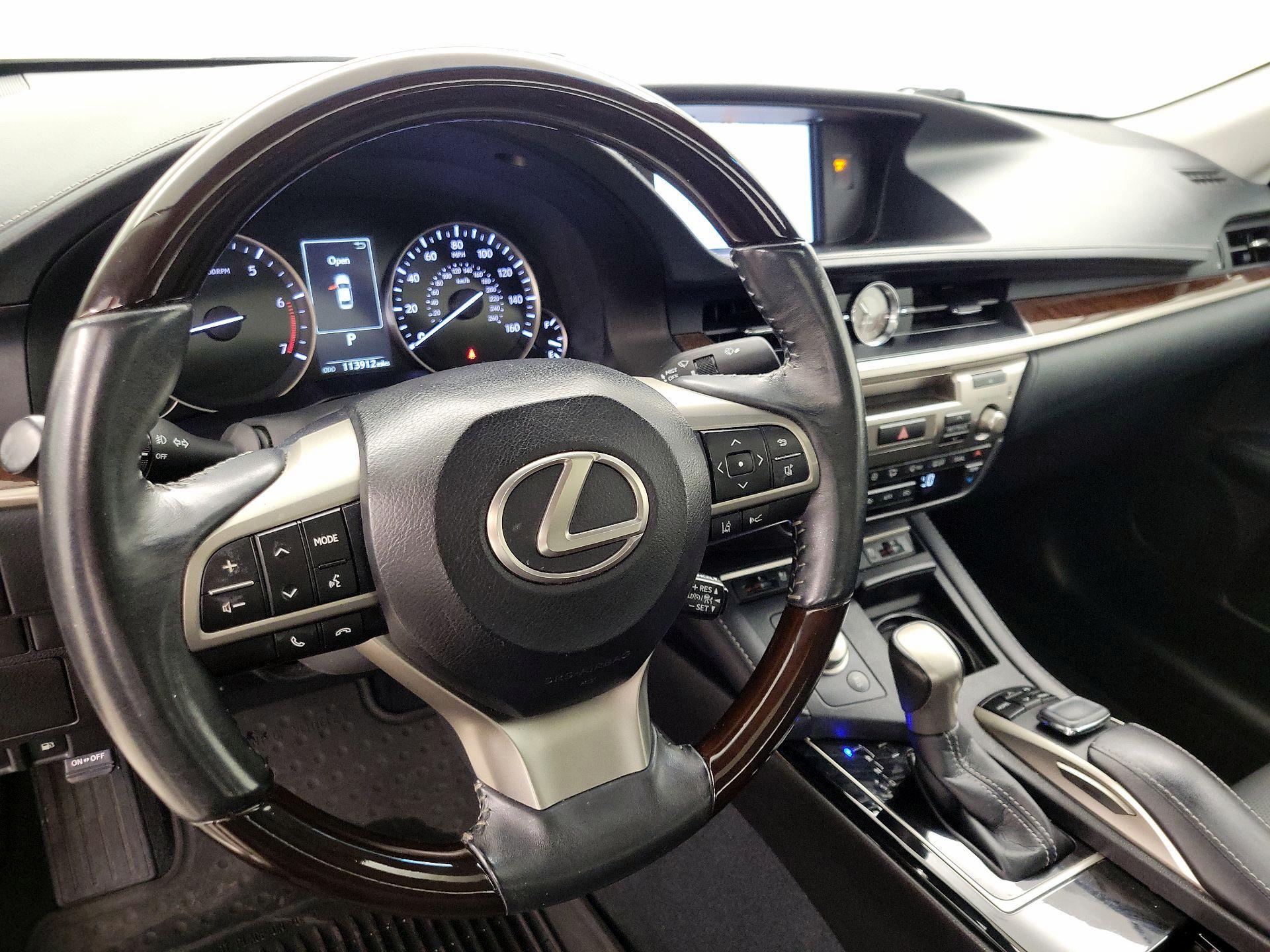 Thumbnail: 2017 Lexus ES - 10