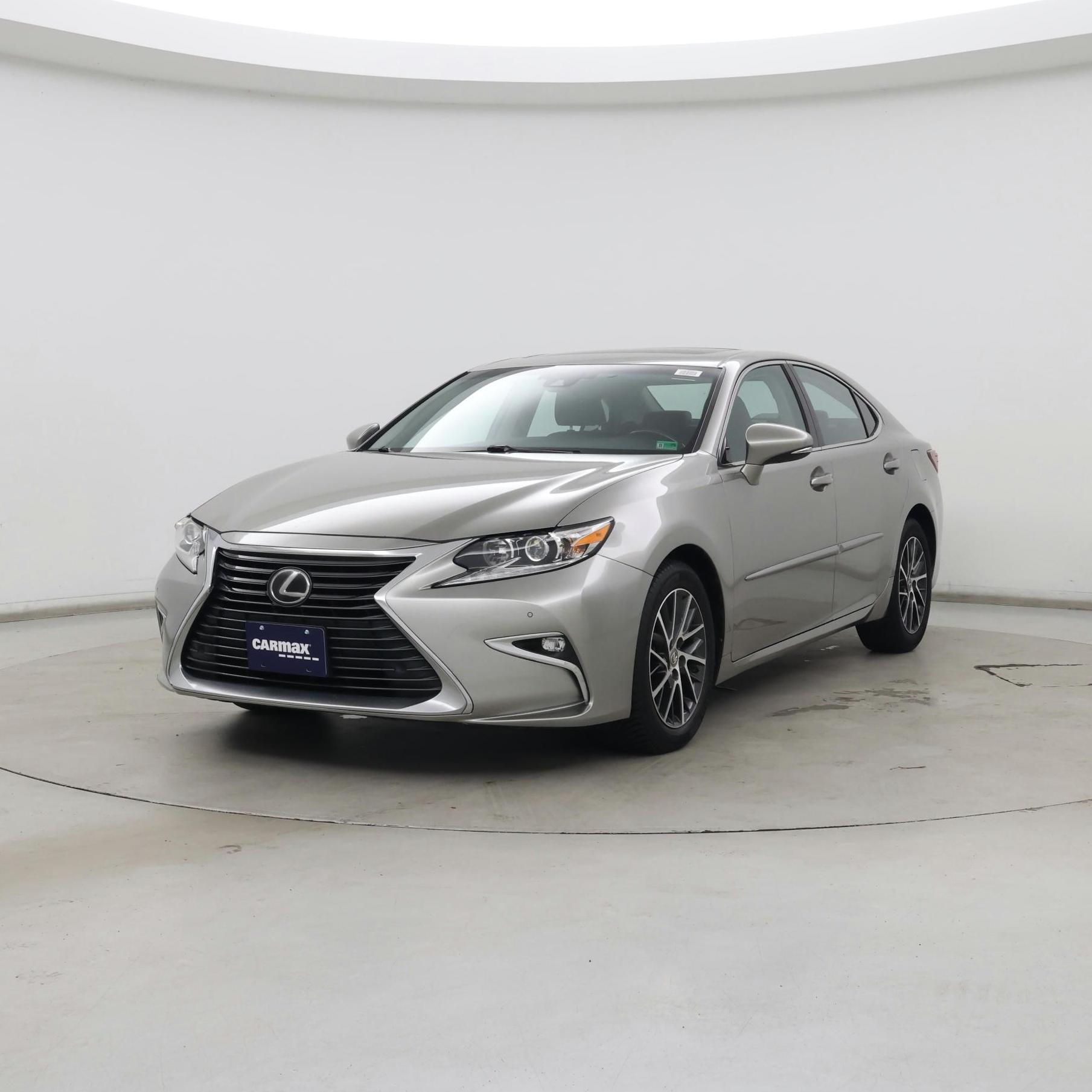 Thumbnail: 2017 Lexus ES - 4