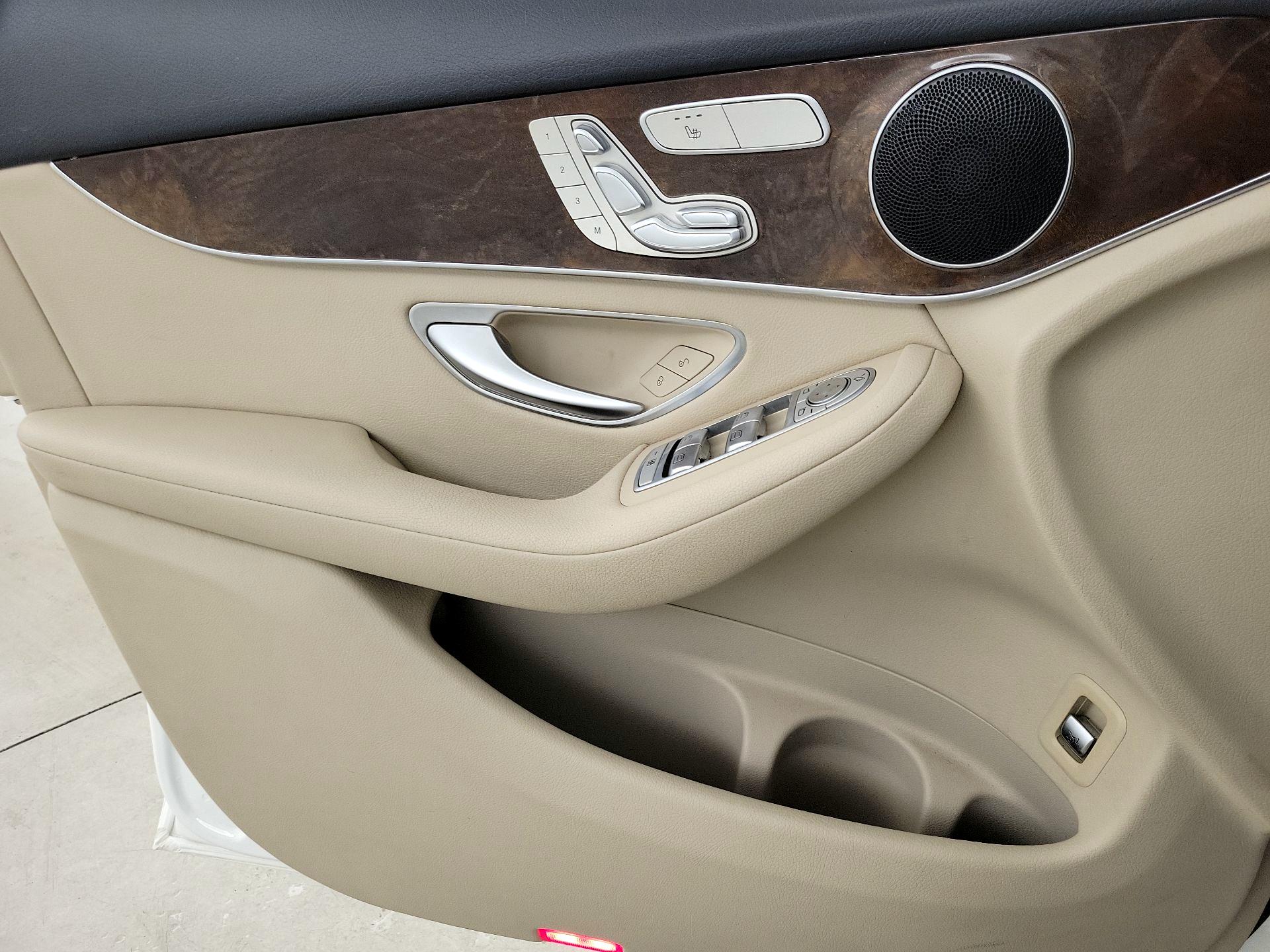Thumbnail: 2018 Mercedes-Benz GLC - 12