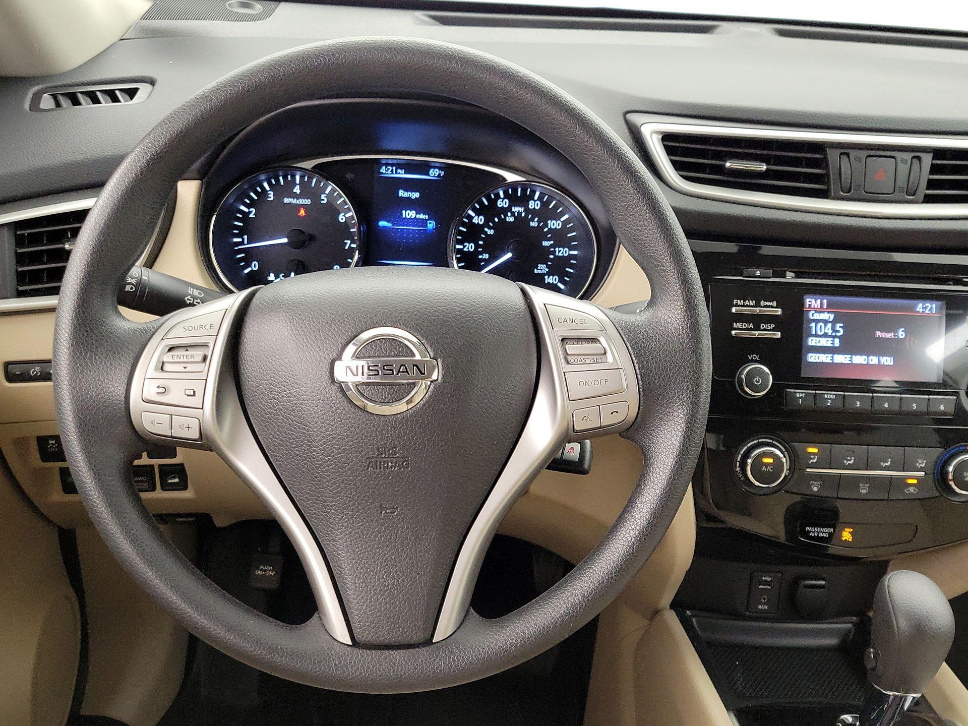 Thumbnail: 2016 Nissan Rogue - 10