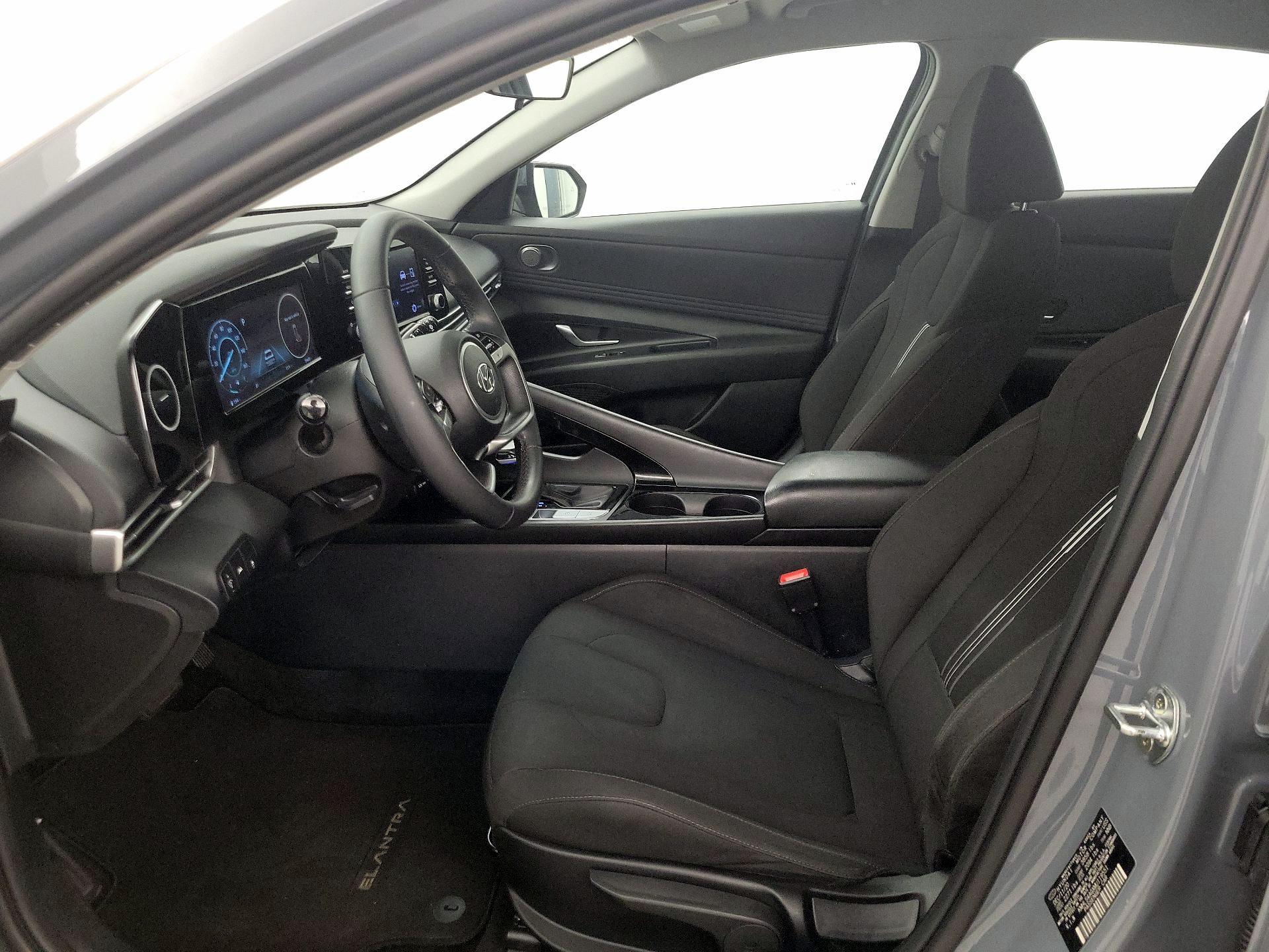 Thumbnail: 2021 Hyundai Elantra - 11