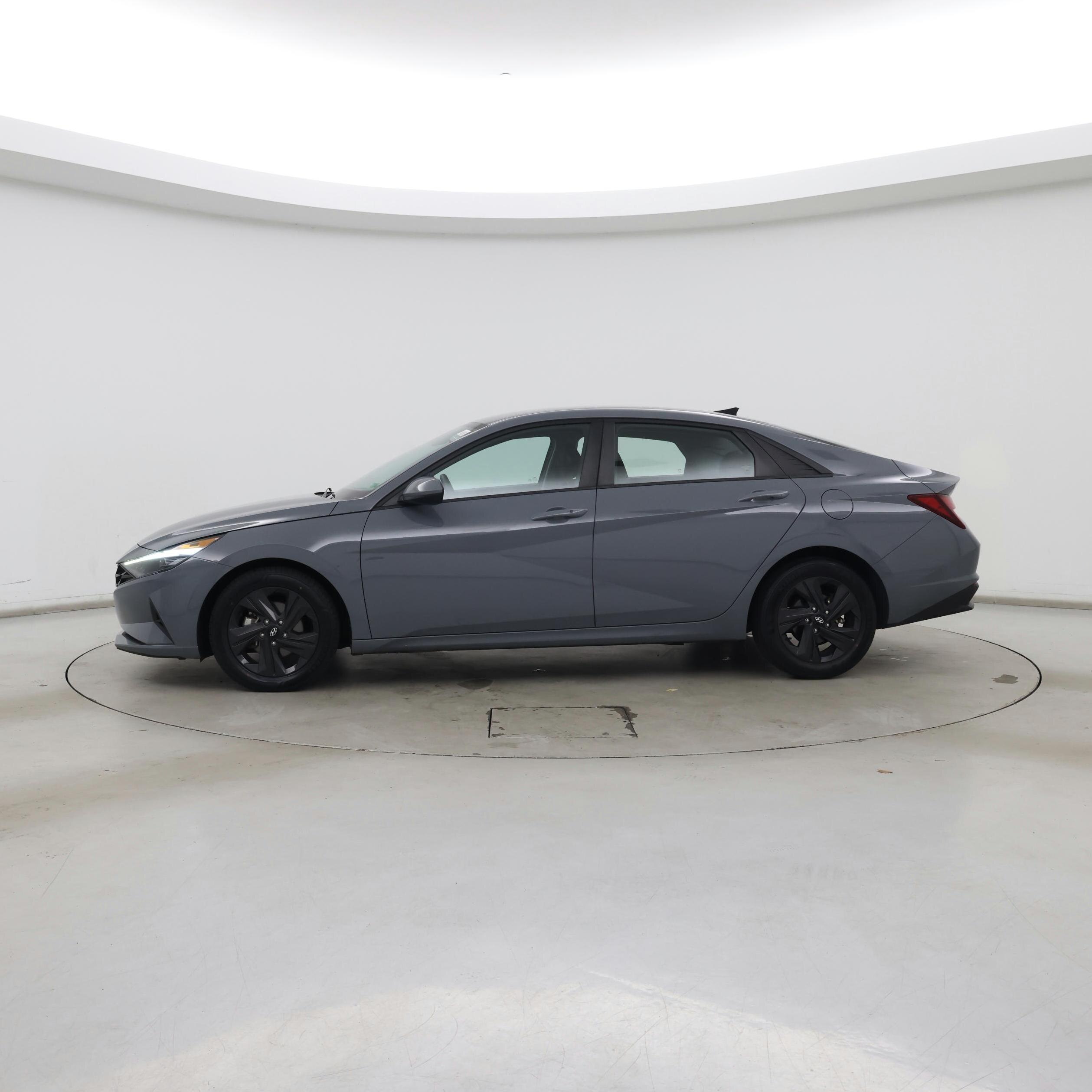 Thumbnail: 2021 Hyundai Elantra - 3