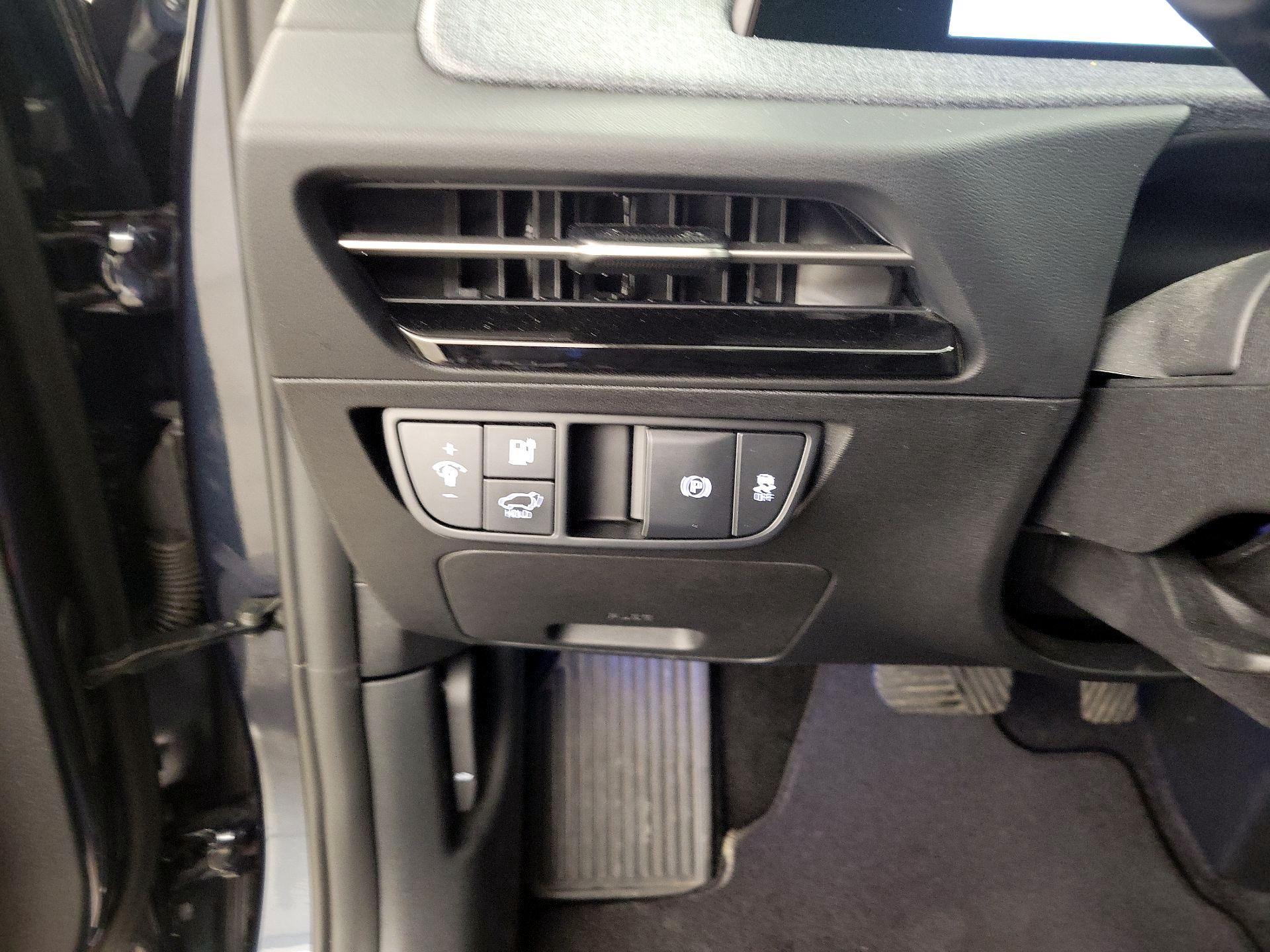 Thumbnail: 2023 Kia EV6 - 13