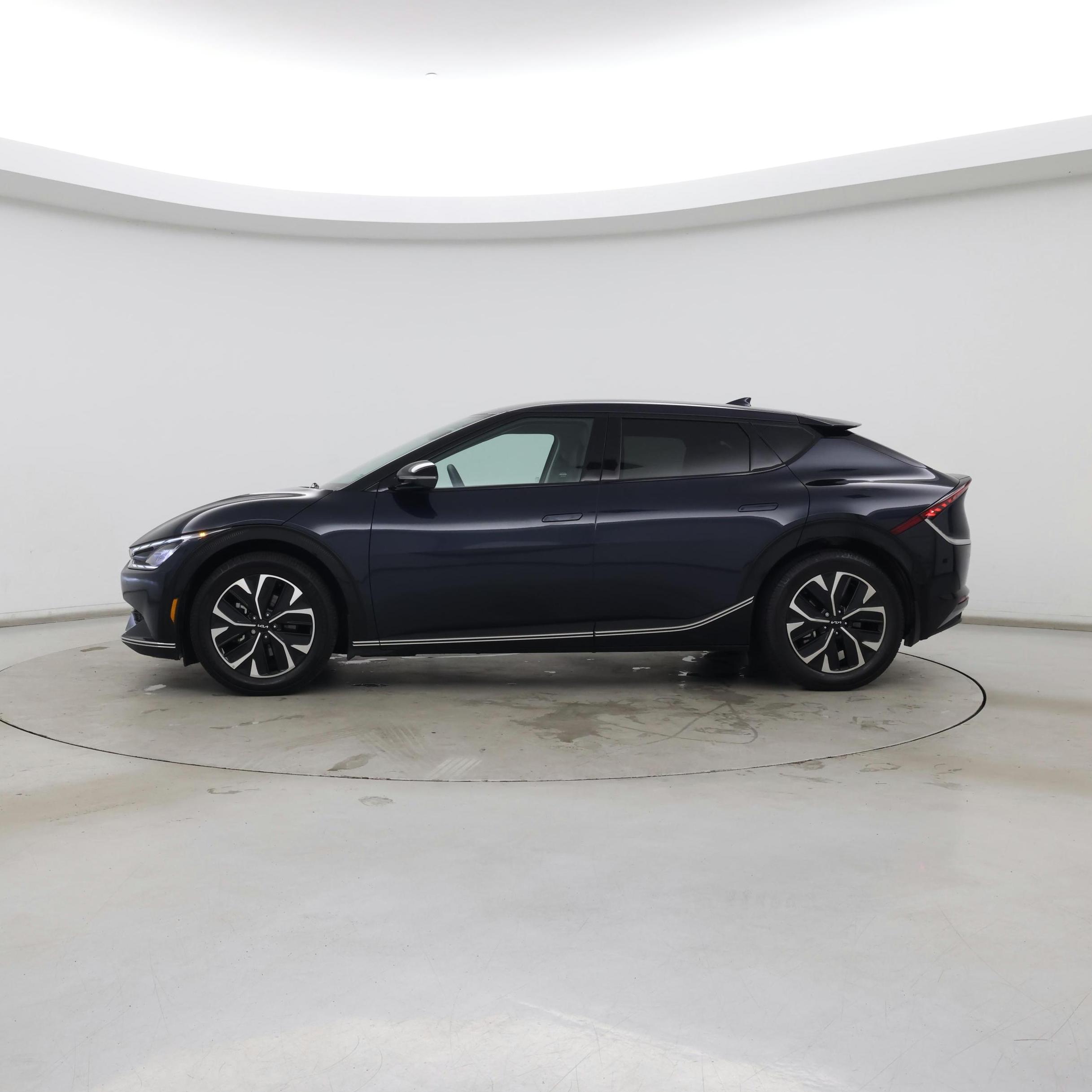 Thumbnail: 2023 Kia EV6 - 3