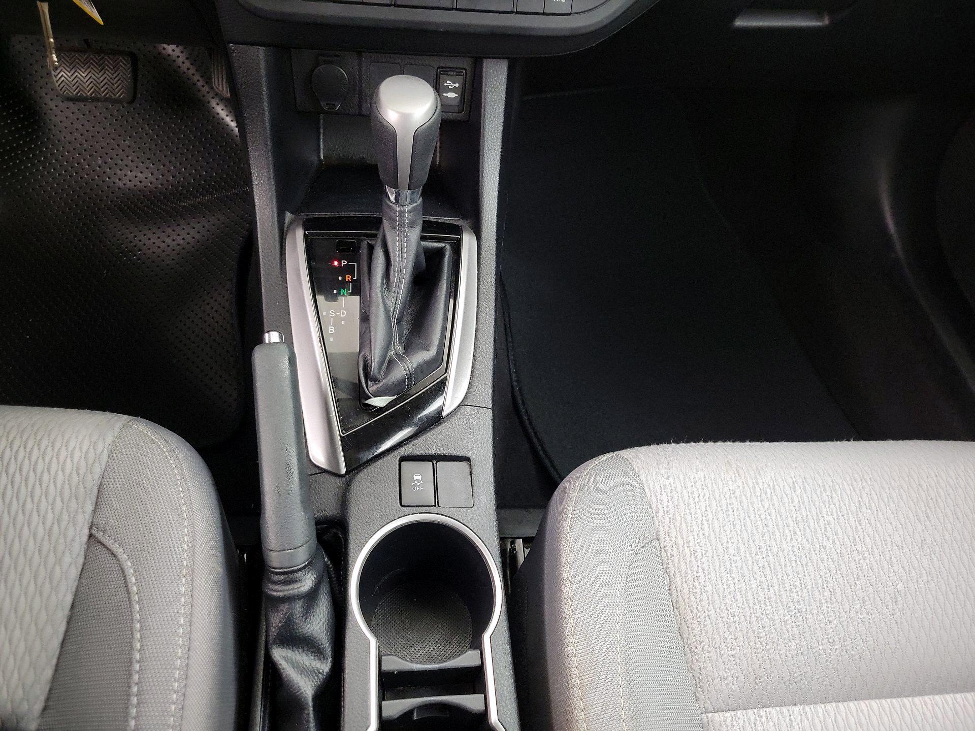 Thumbnail: 2015 Toyota Corolla - 17