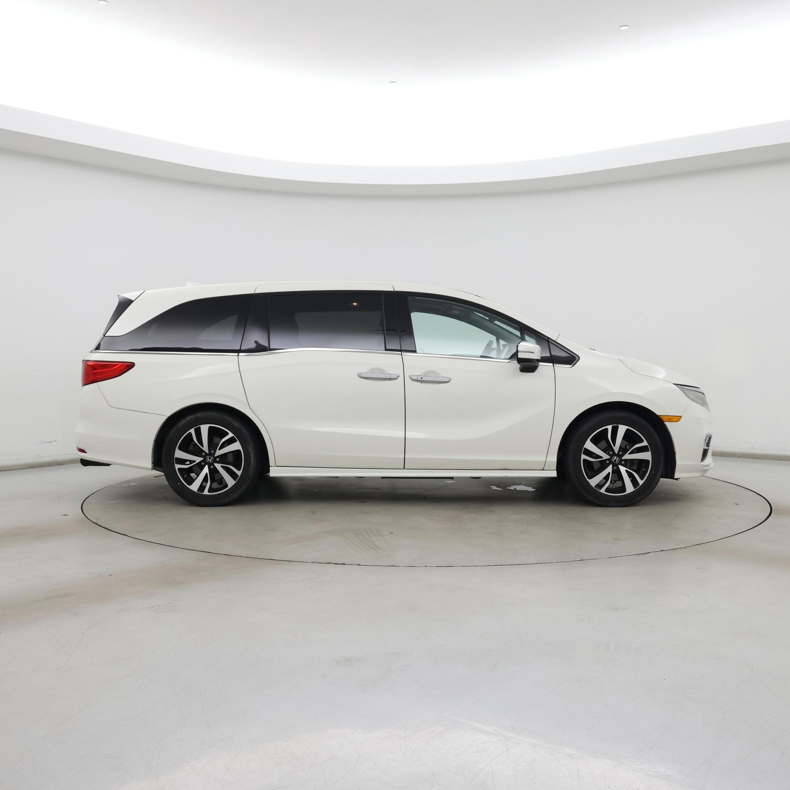 Thumbnail: 2019 Honda Odyssey - 7
