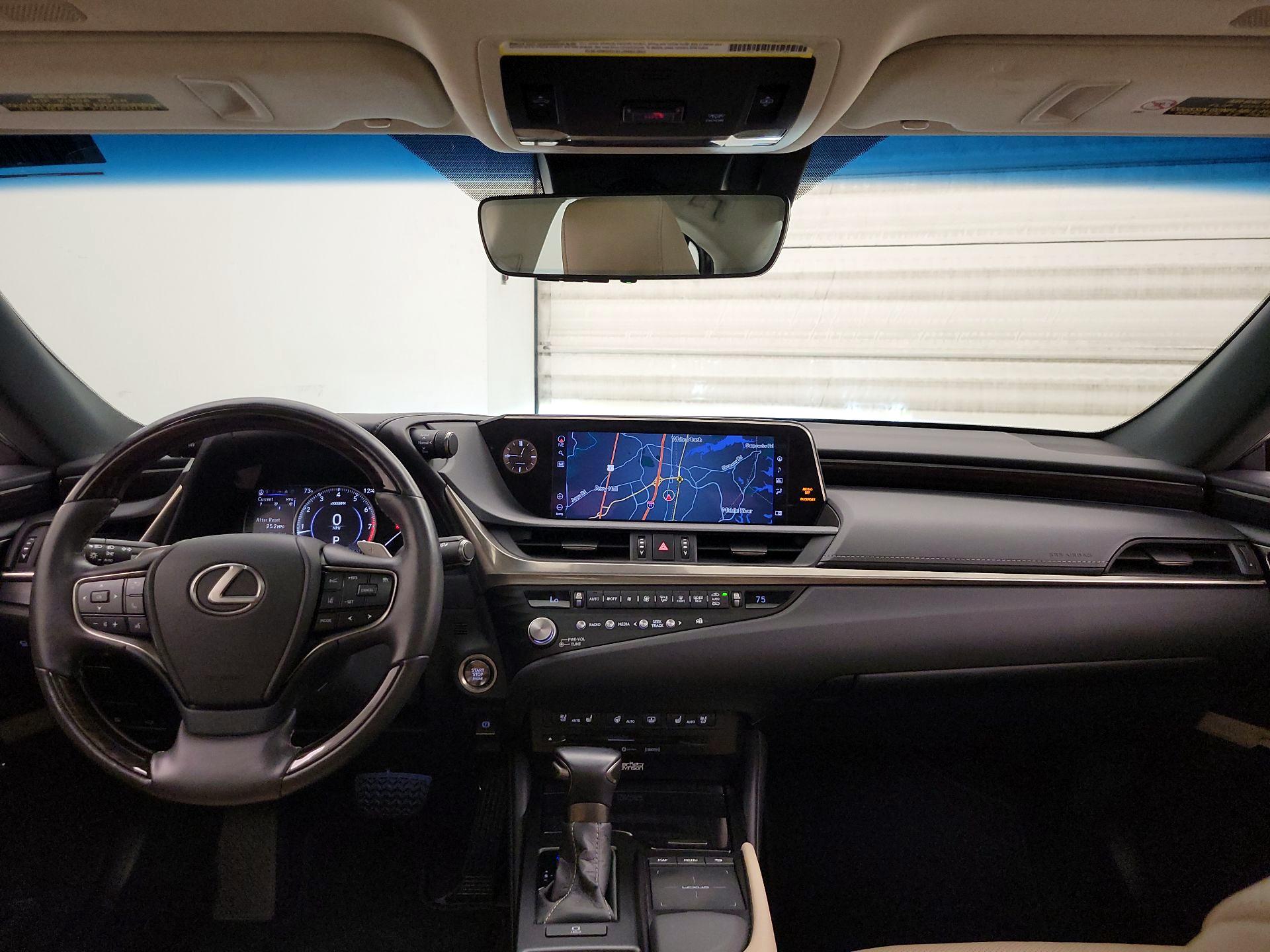 Thumbnail: 2021 Lexus ES - 9