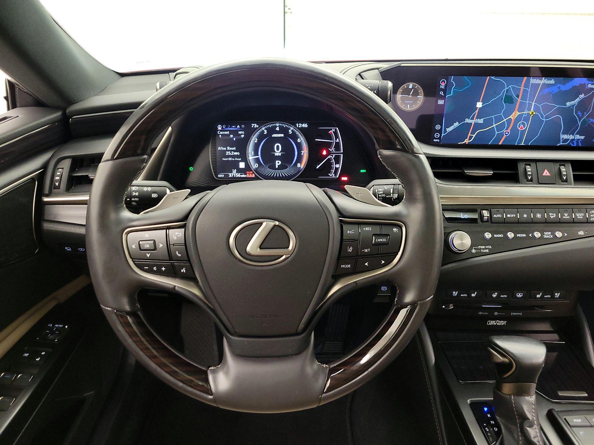 Thumbnail: 2021 Lexus ES - 10